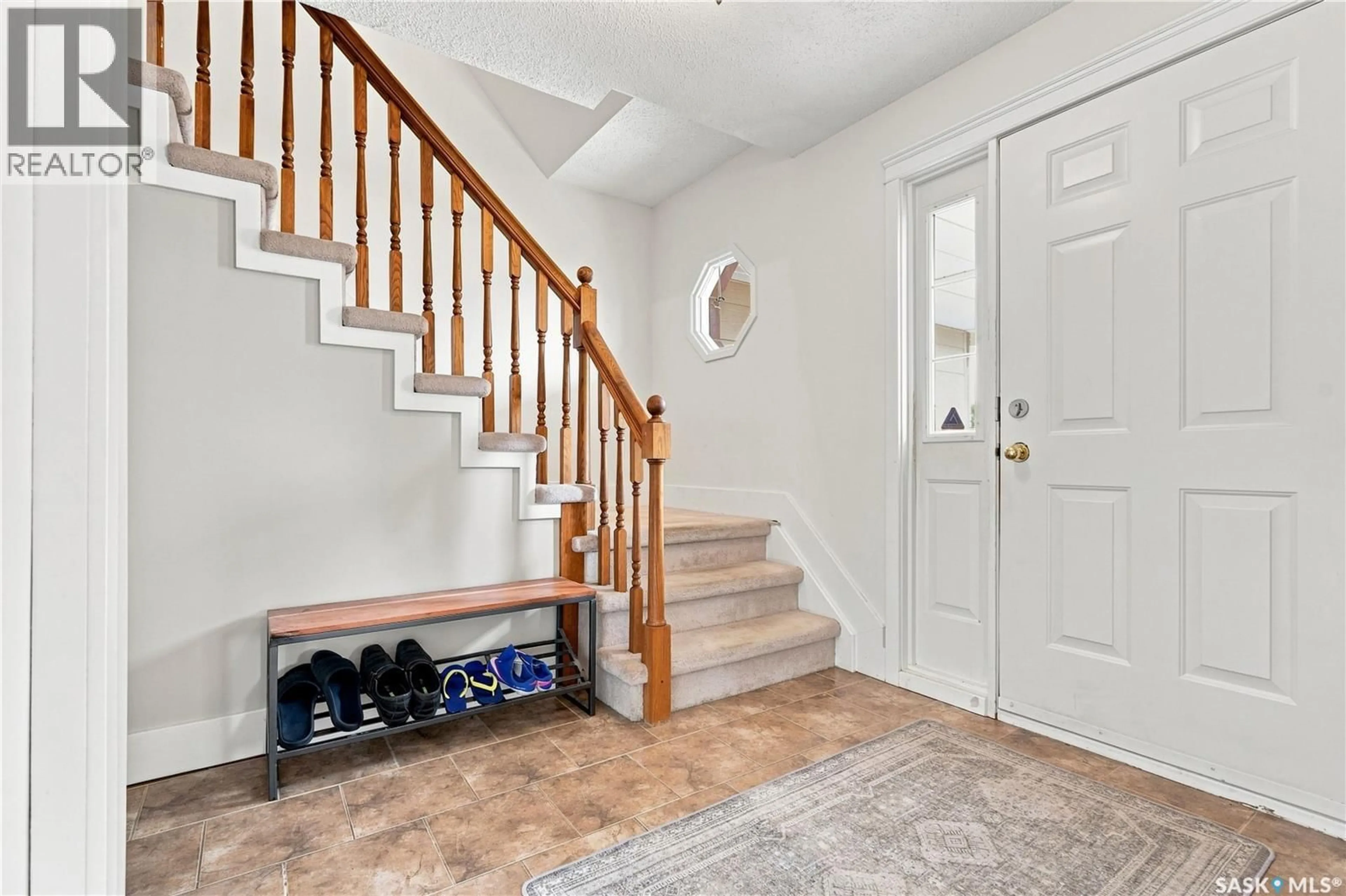 Indoor entryway for 242 AULD CRESCENT, Saskatoon Saskatchewan S7H4W9