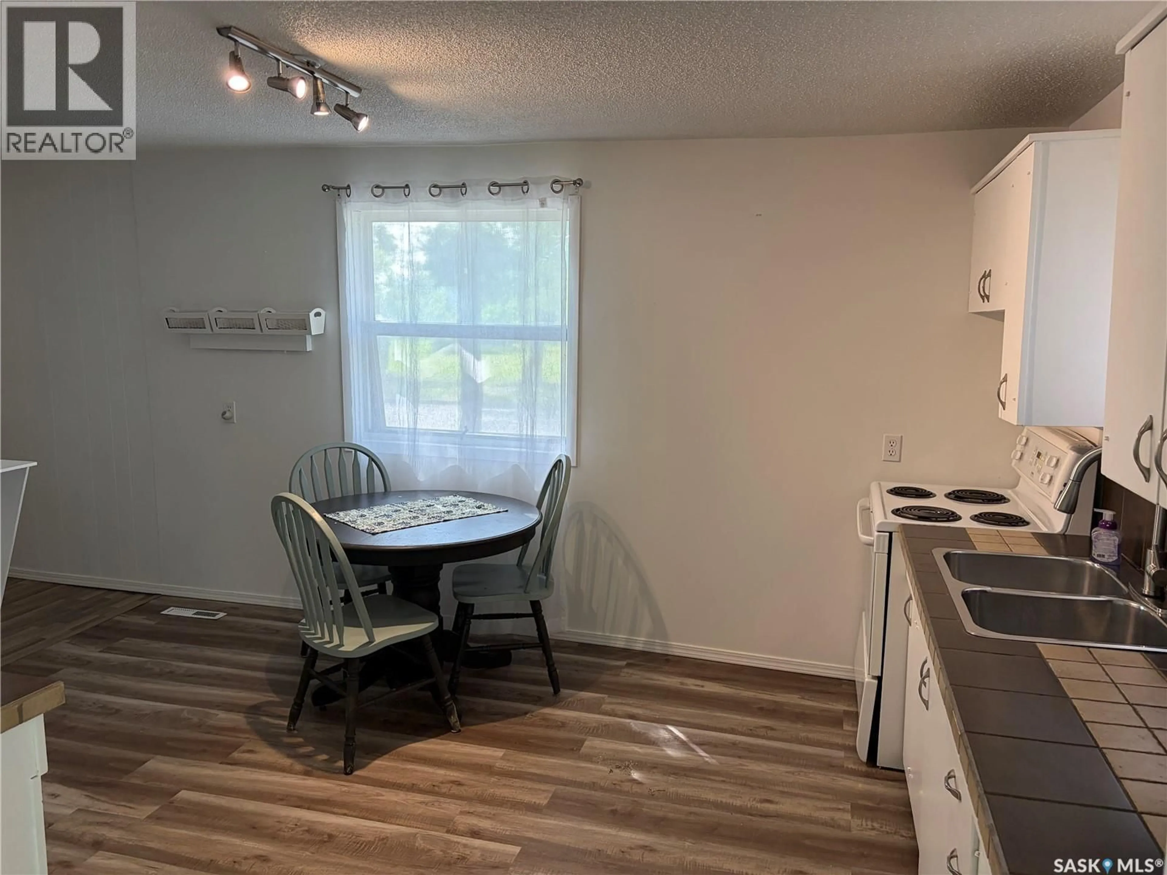 A pic of a room for SE - 301 1ST AVENUE, Wadena Saskatchewan S0A4J0