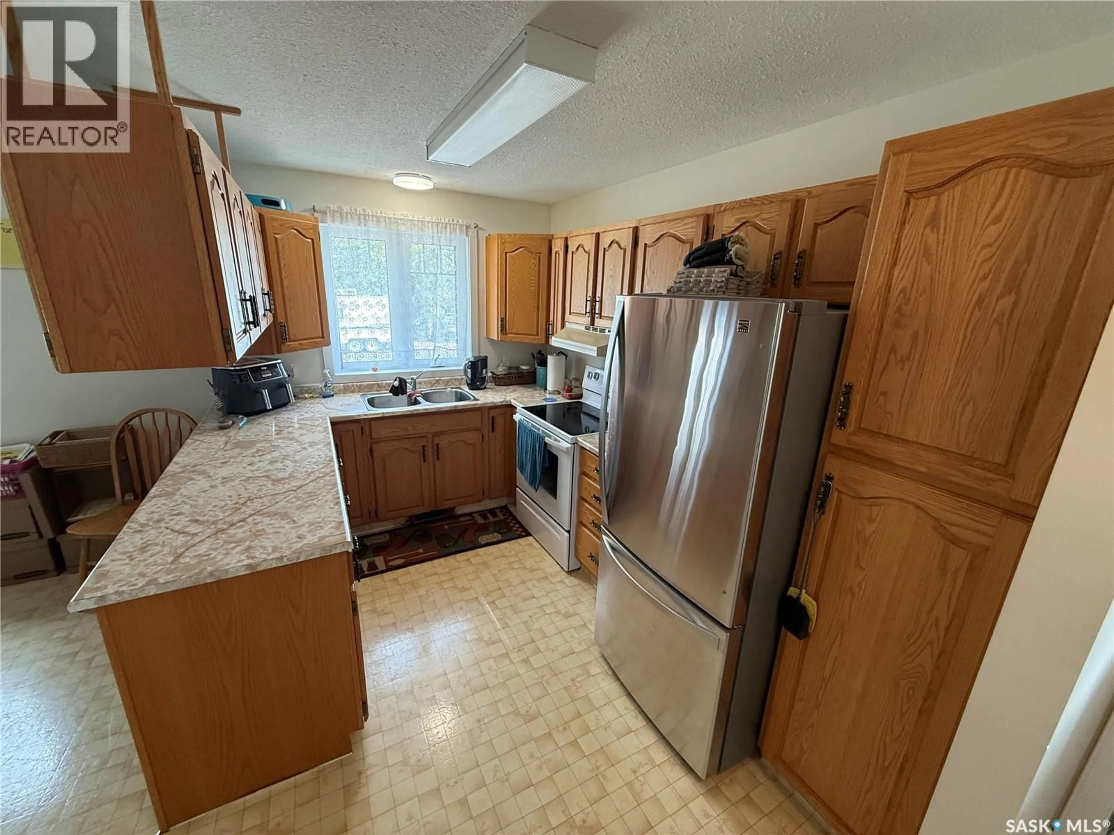 Standard kitchen, unknown for 705 NORTHRIDGE COURT, Shellbrook Saskatchewan S0J2E0