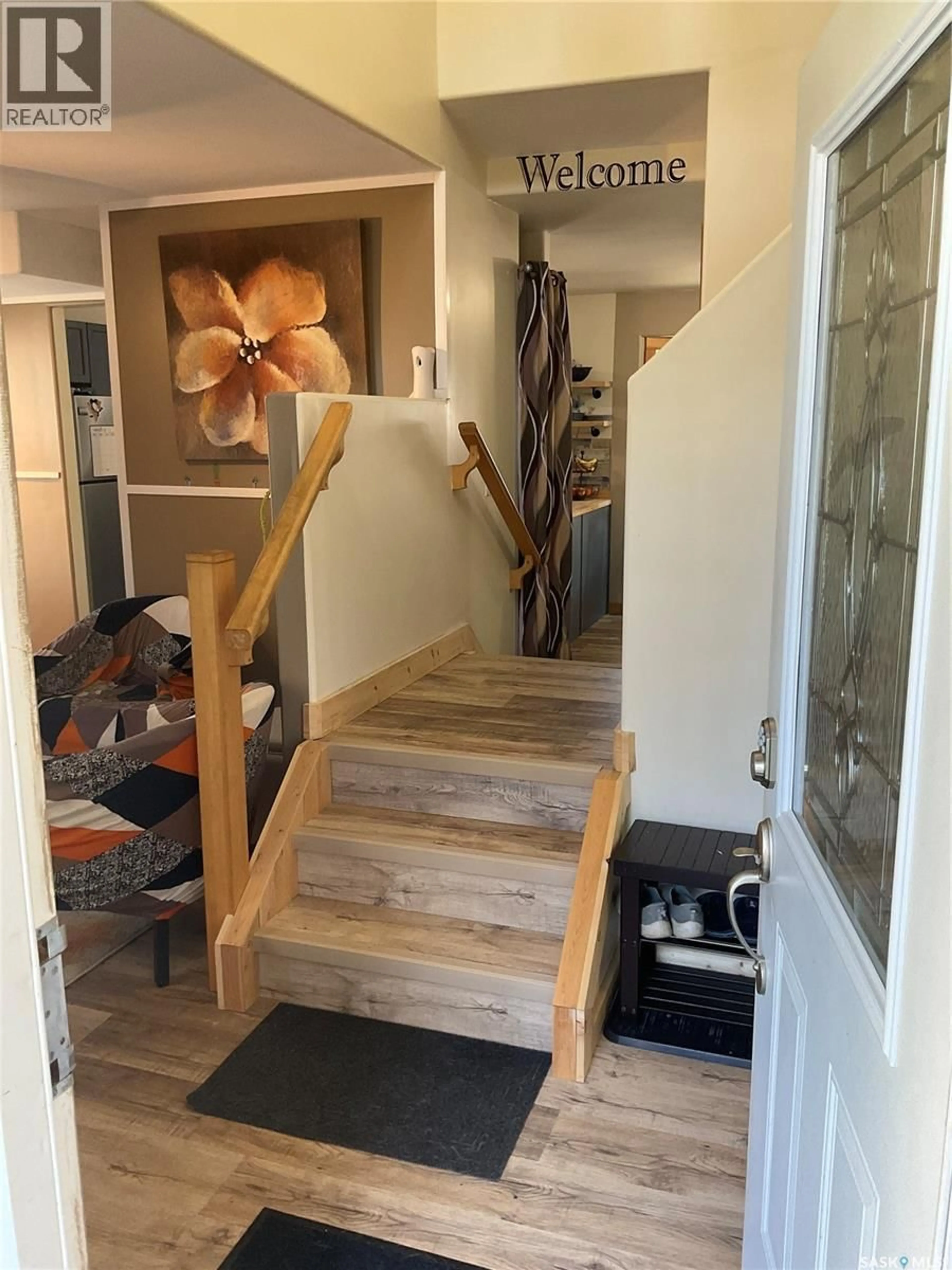 Indoor entryway for 2018 8TH STREET, Rosthern Saskatchewan S0K3R0