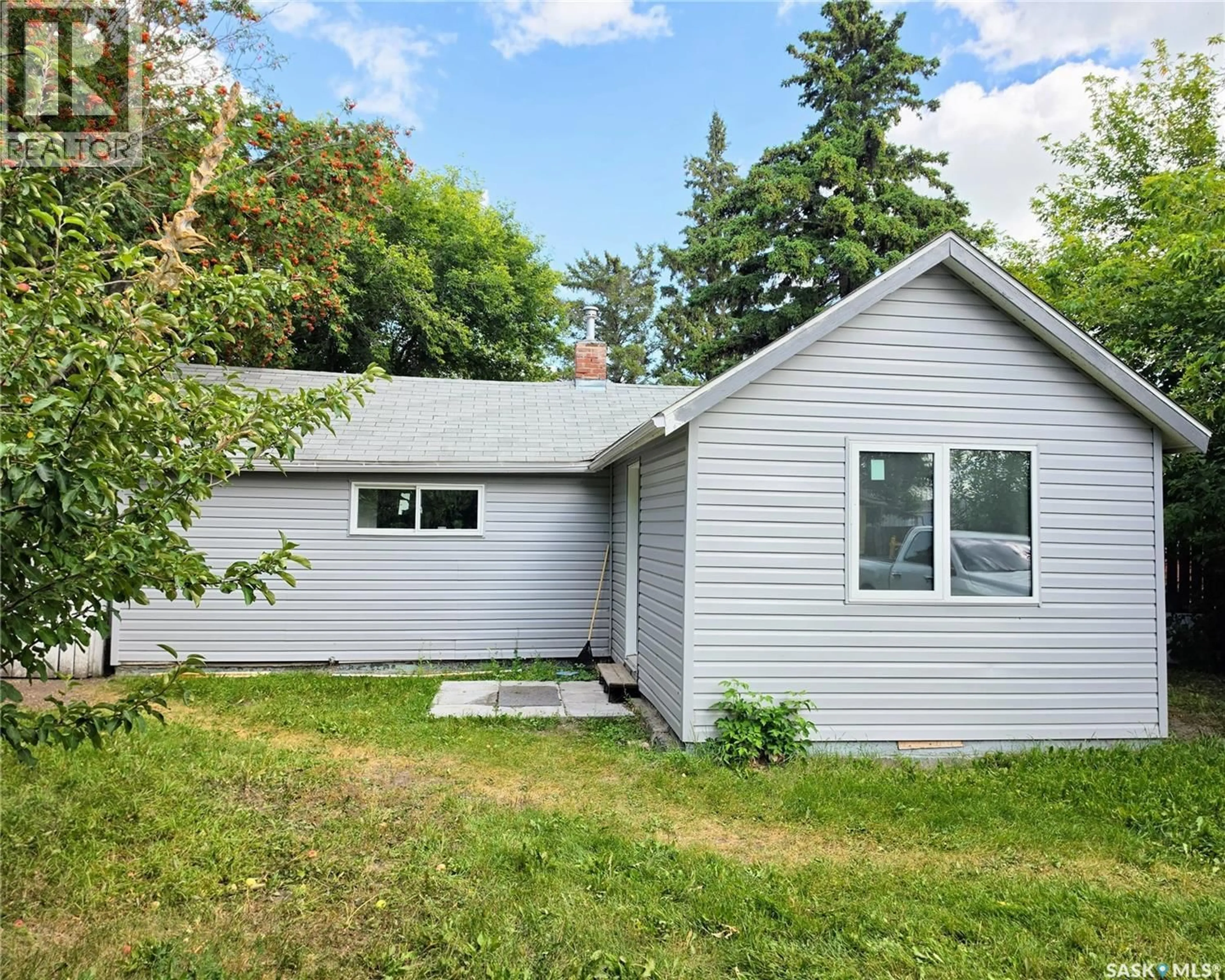 Home with vinyl exterior material, unknown for 536 6TH STREET, Humboldt Saskatchewan S0K2A0