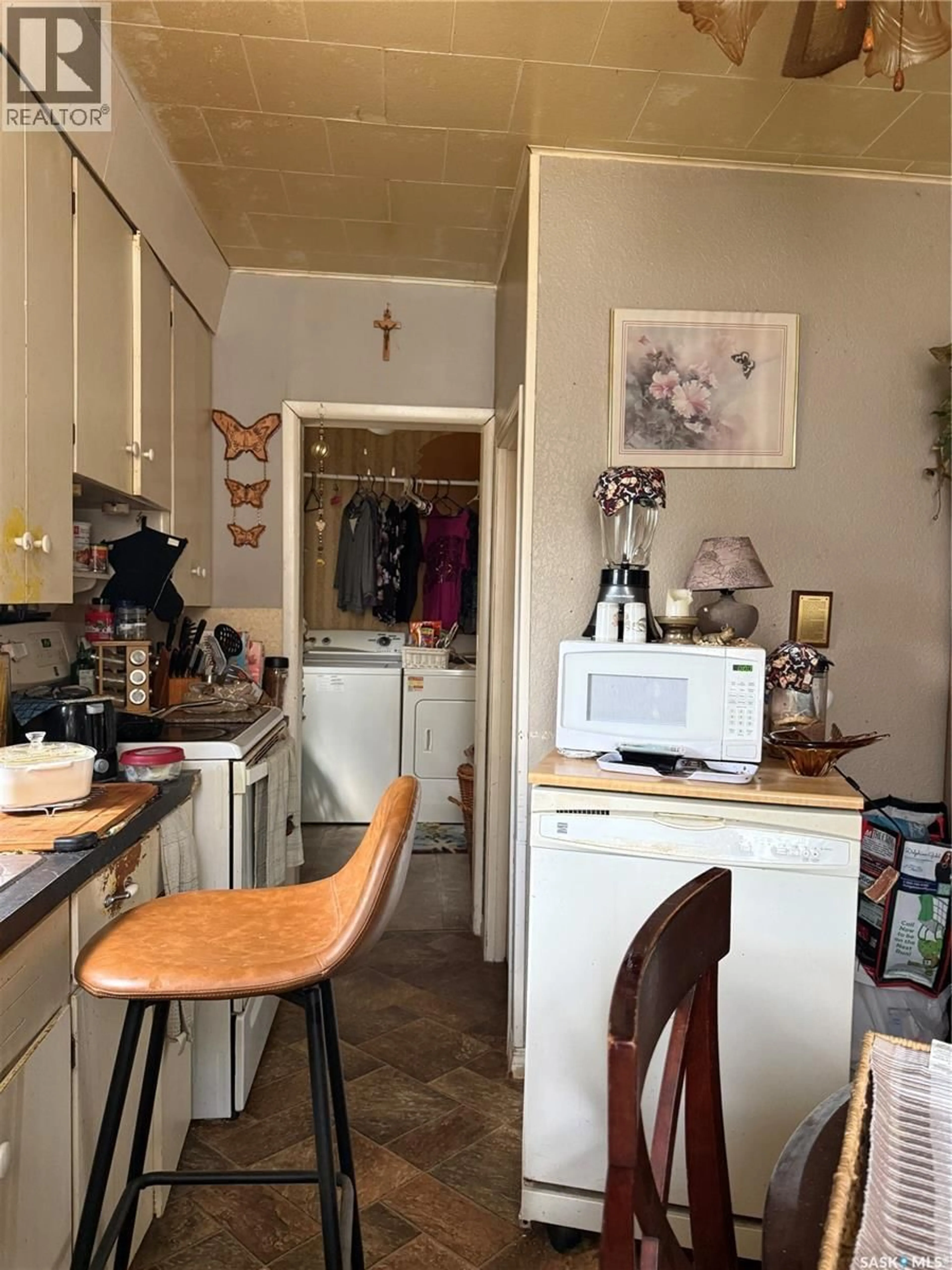 Standard kitchen, unknown for 210 PIERSON STREET, Neudorf Saskatchewan S0A2T0