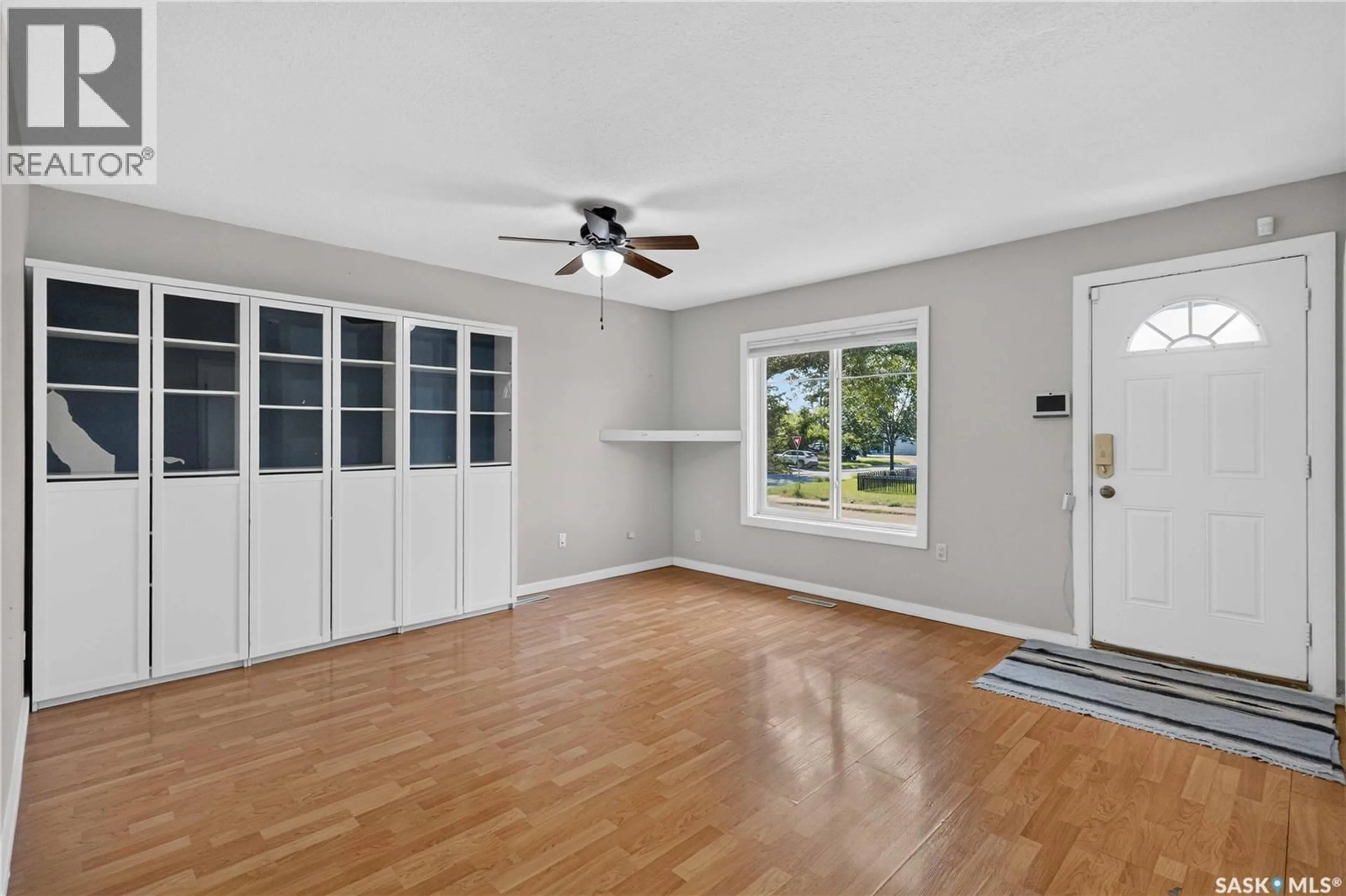 A pic of a room for 738 WELDON AVENUE, Saskatoon Saskatchewan S7M2V2