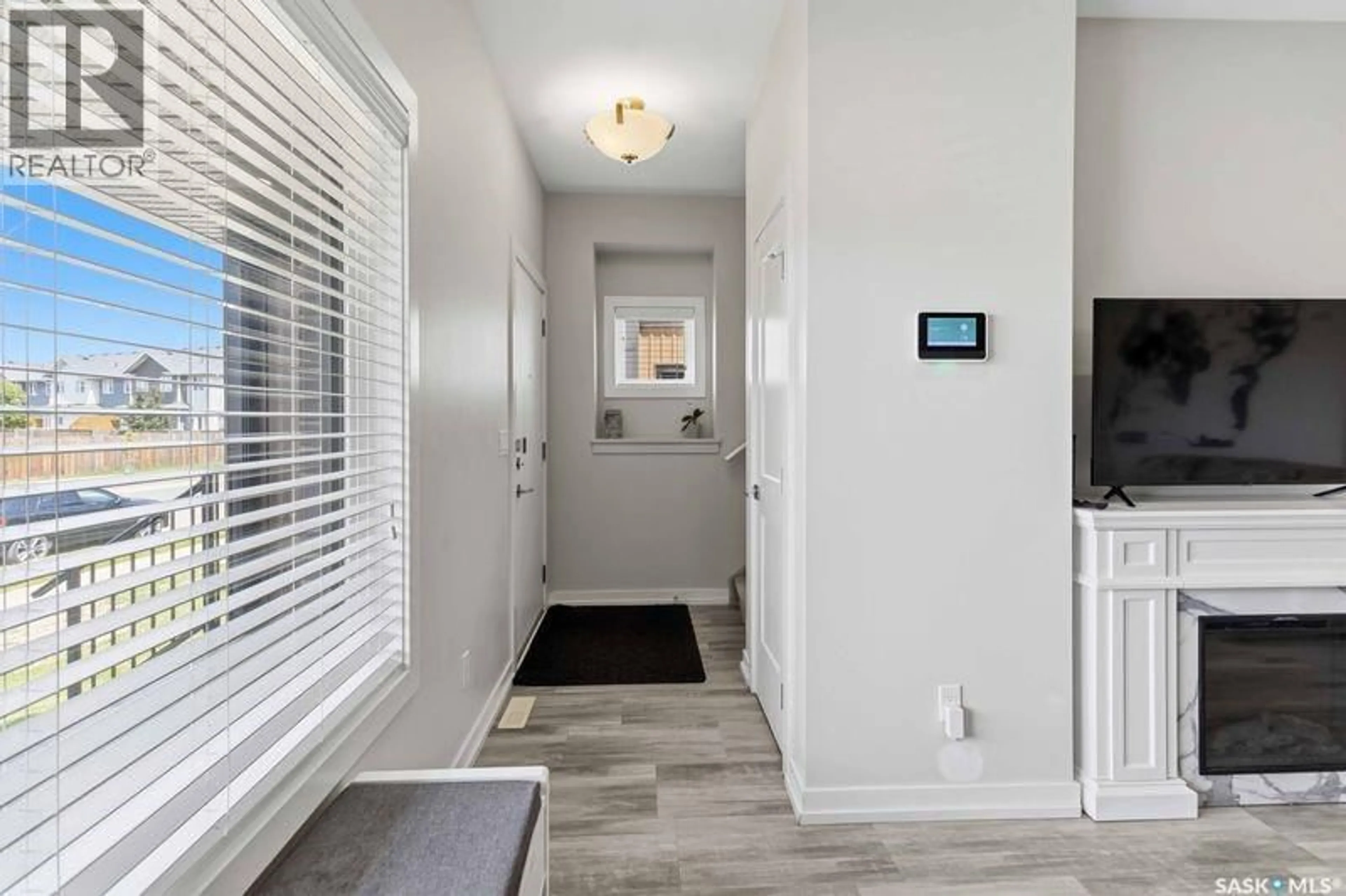 Indoor entryway for 635 EVERGREEN BOULEVARD, Saskatoon Saskatchewan S7W0Y7