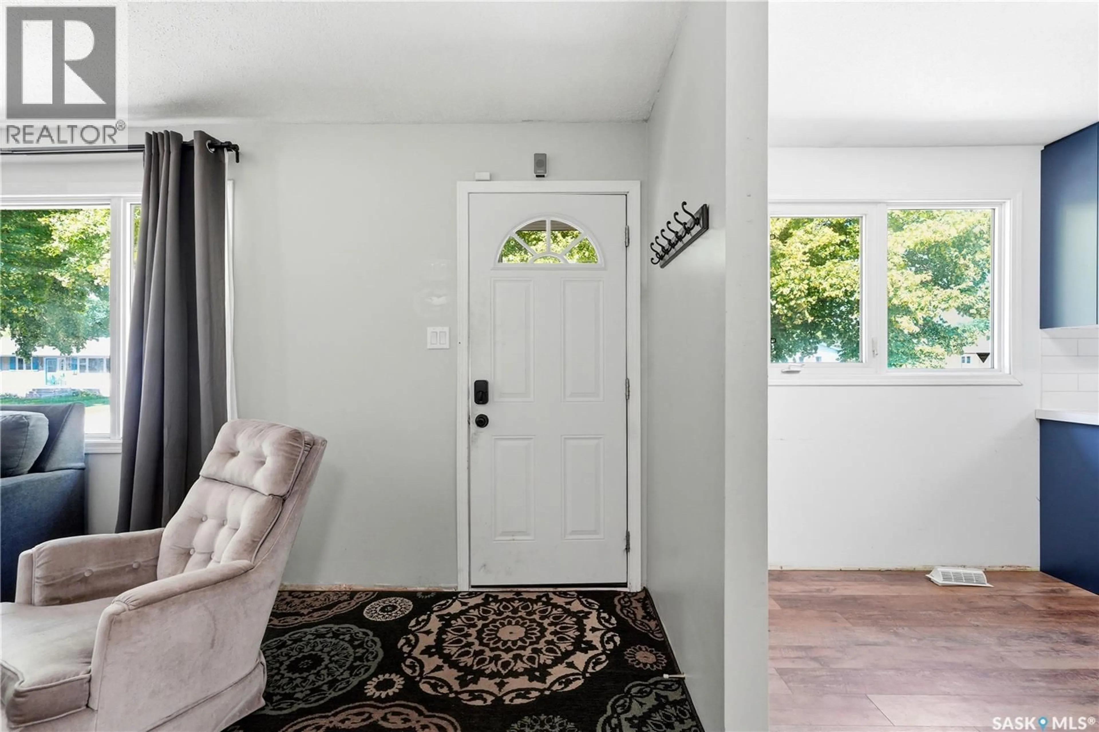 Indoor entryway for 3234 MAXWELL STREET, Saskatoon Saskatchewan S7L4K8