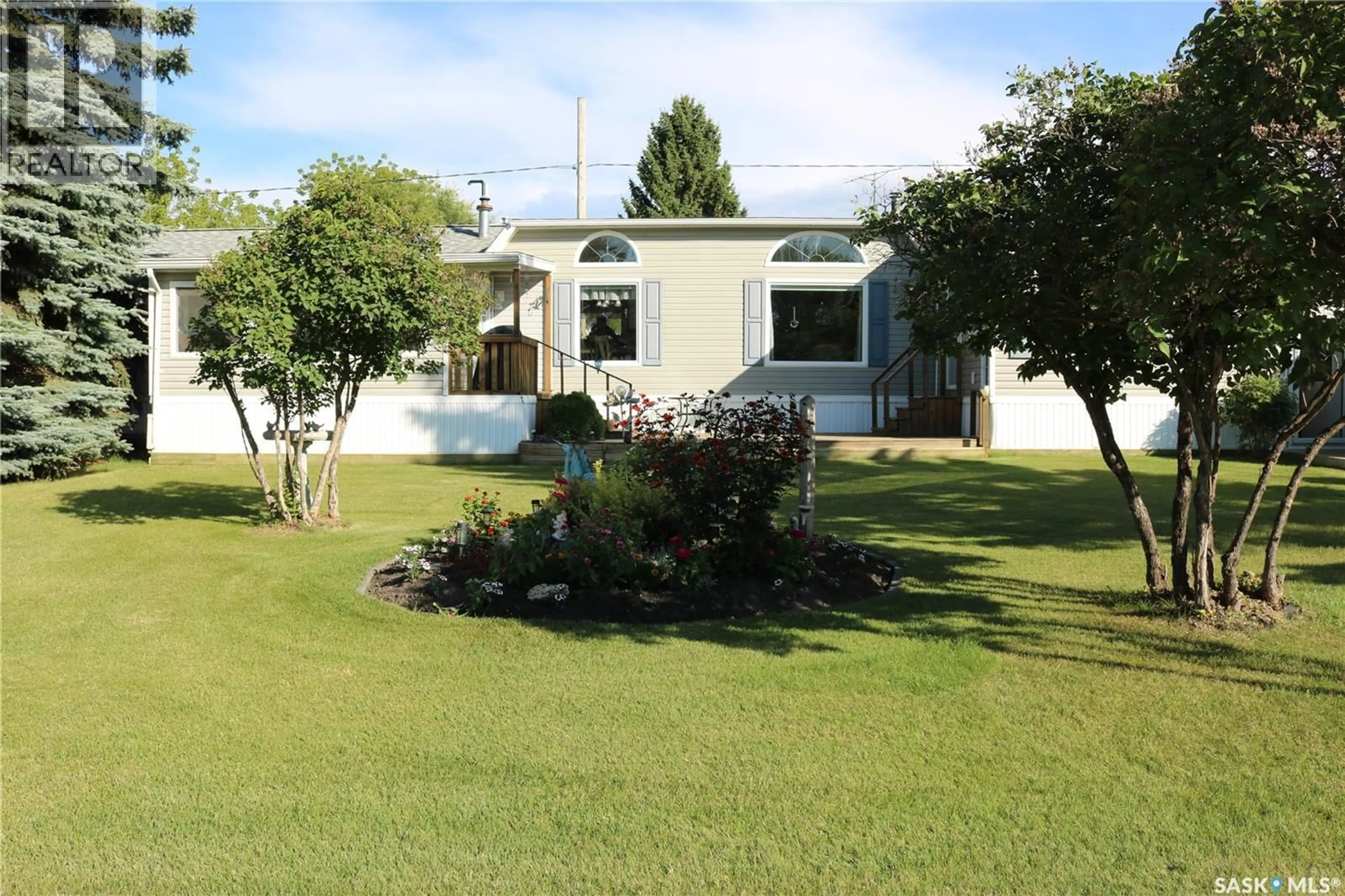 A pic from outside/outdoor area/front of a property/back of a property/a pic from drone, unknown for 309 HENDERSON STREET, Rocanville Saskatchewan S0A3L0