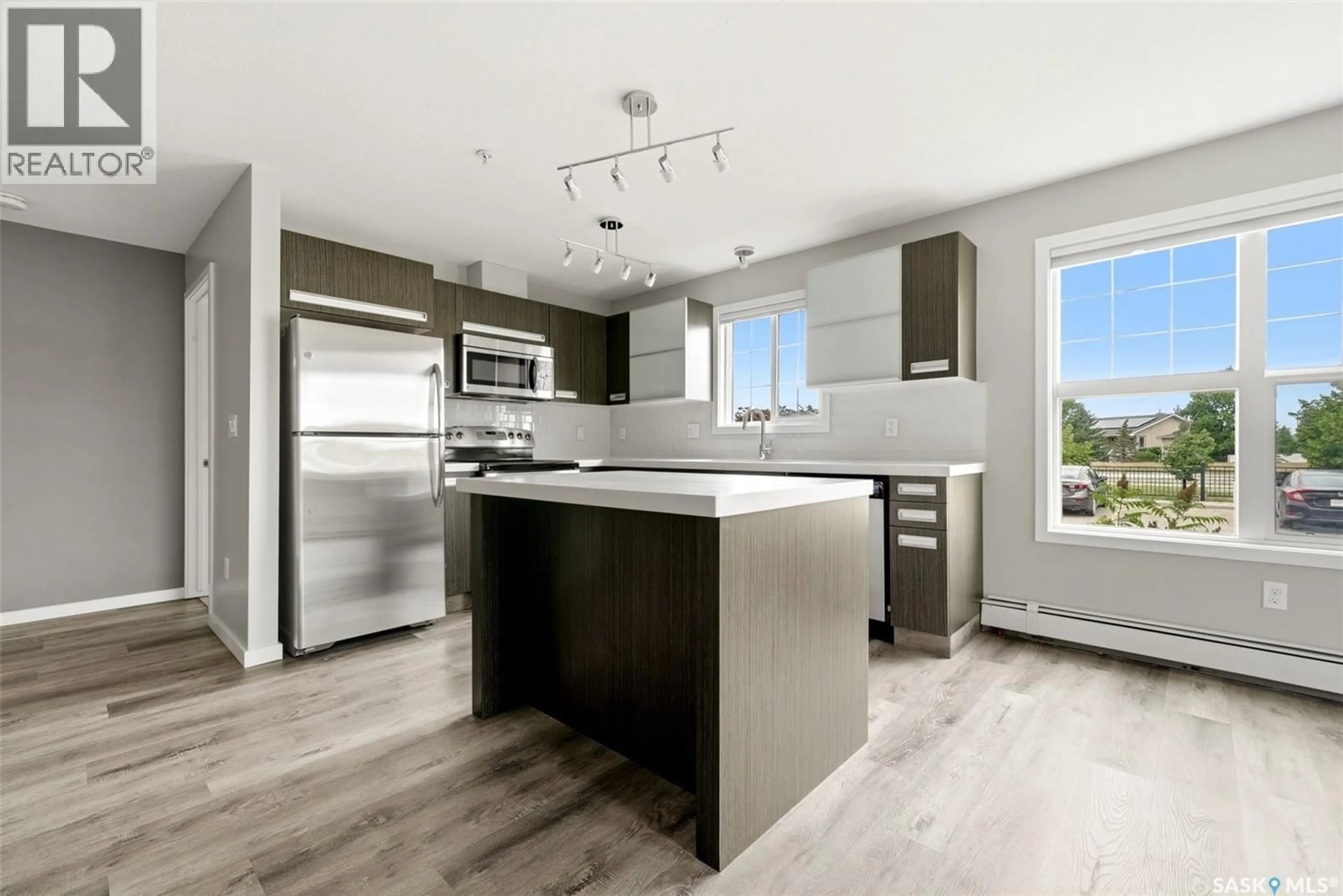 Open concept kitchen, unknown for 114 - 1610 DAKOTA DRIVE, Regina Saskatchewan S4Z0A5