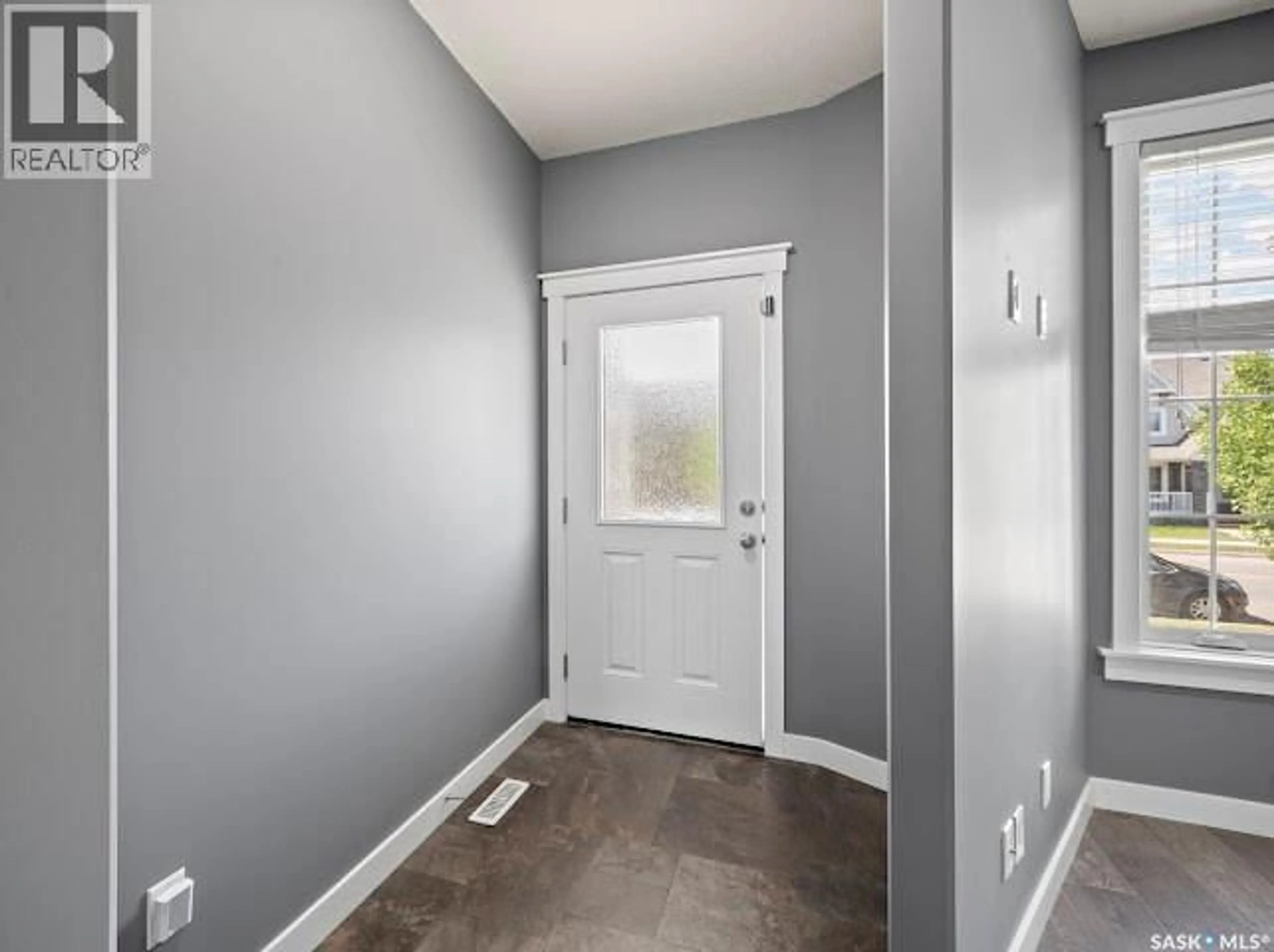 Indoor entryway for 4349 JAMES HILL ROAD, Regina Saskatchewan S4W0L4