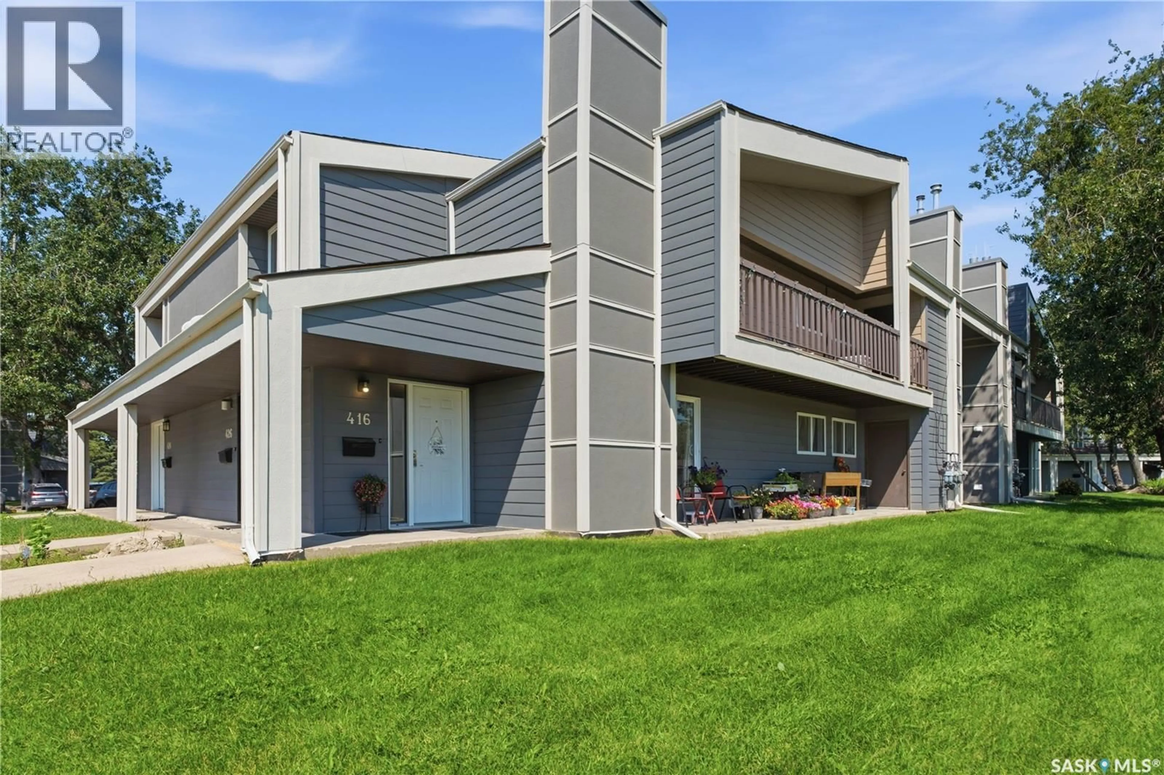 Home with vinyl exterior material, building for 425 - 416 115TH STREET, Saskatoon Saskatchewan S7N2E5
