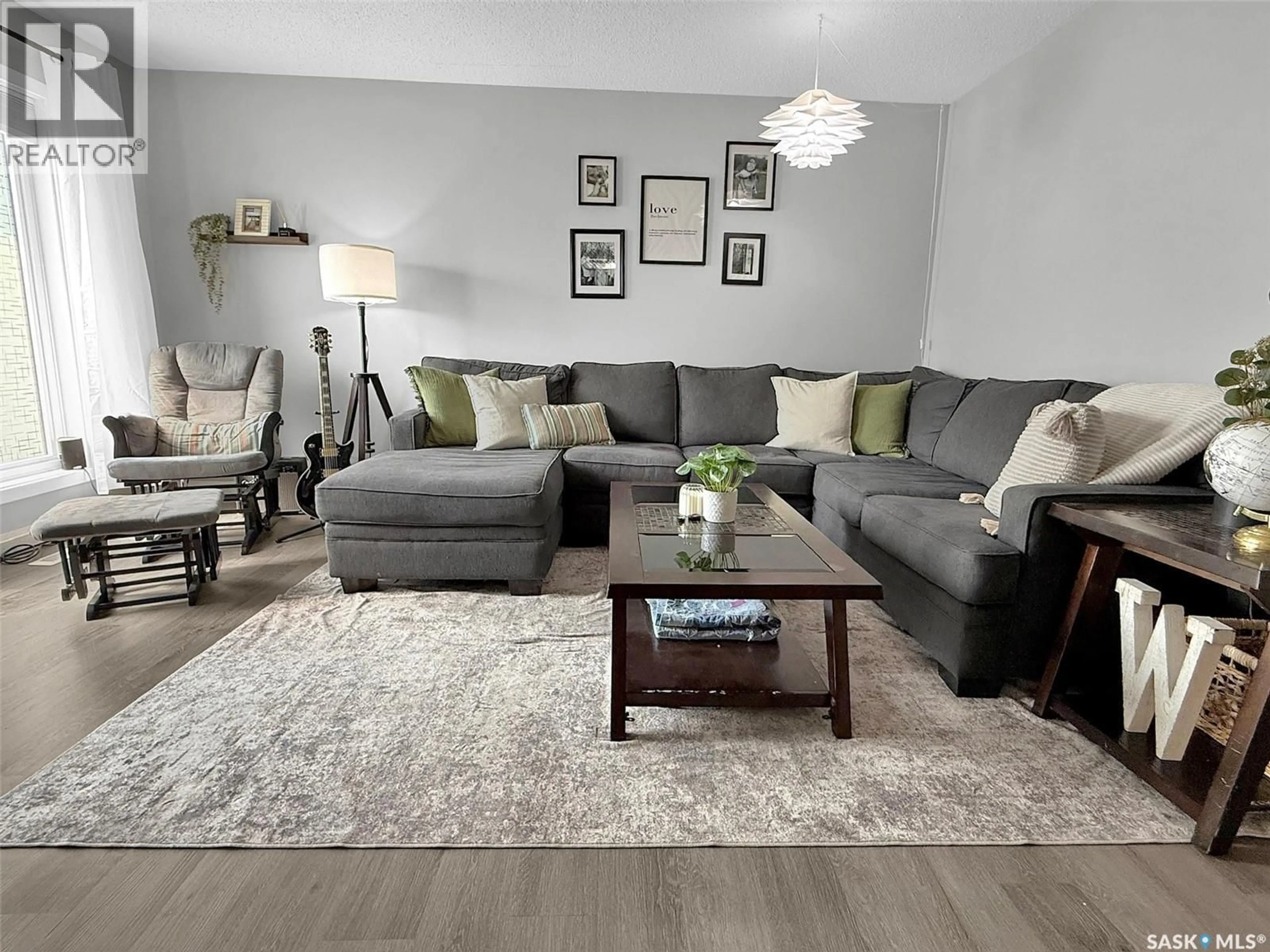Living room with furniture, unknown for 445 4TH AVENUE, Swift Current Saskatchewan S9H0V4