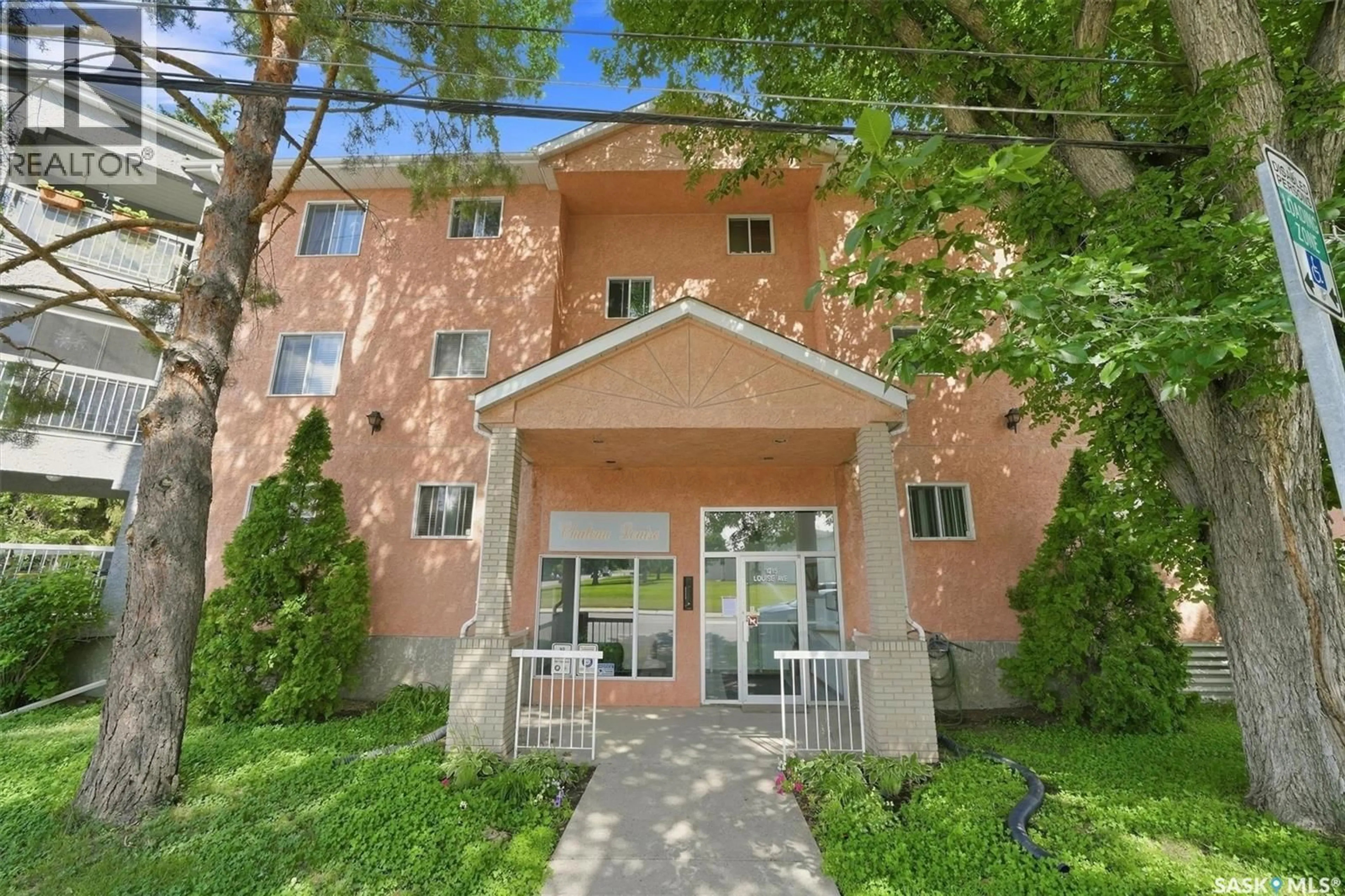 Patio, unknown for 202 1215 LOUISE AVENUE, Saskatoon Saskatchewan S7H2P8