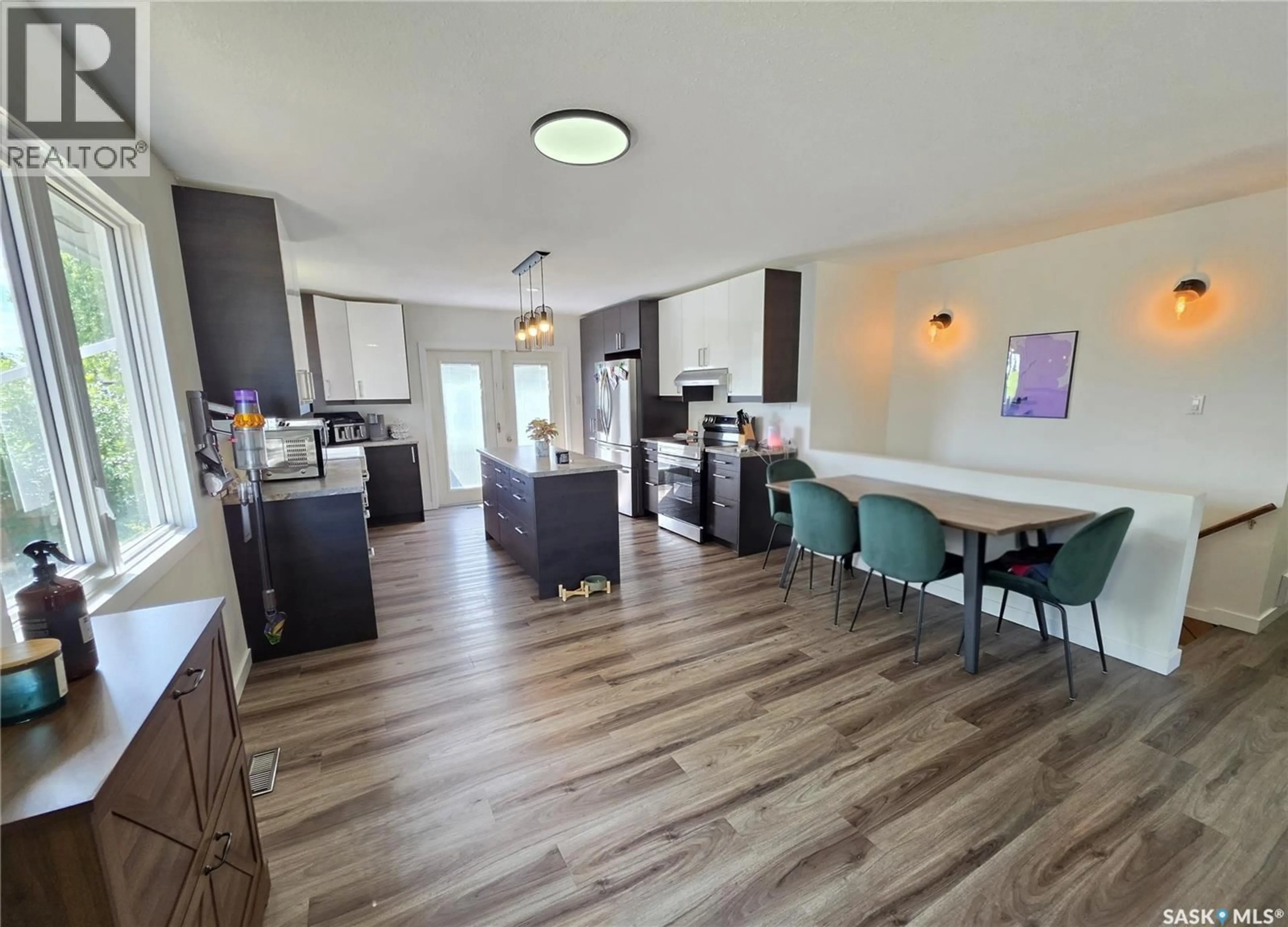 Open concept kitchen, unknown for 58 DUNFIELD CRESCENT, Meadow Lake Saskatchewan S9X1C4