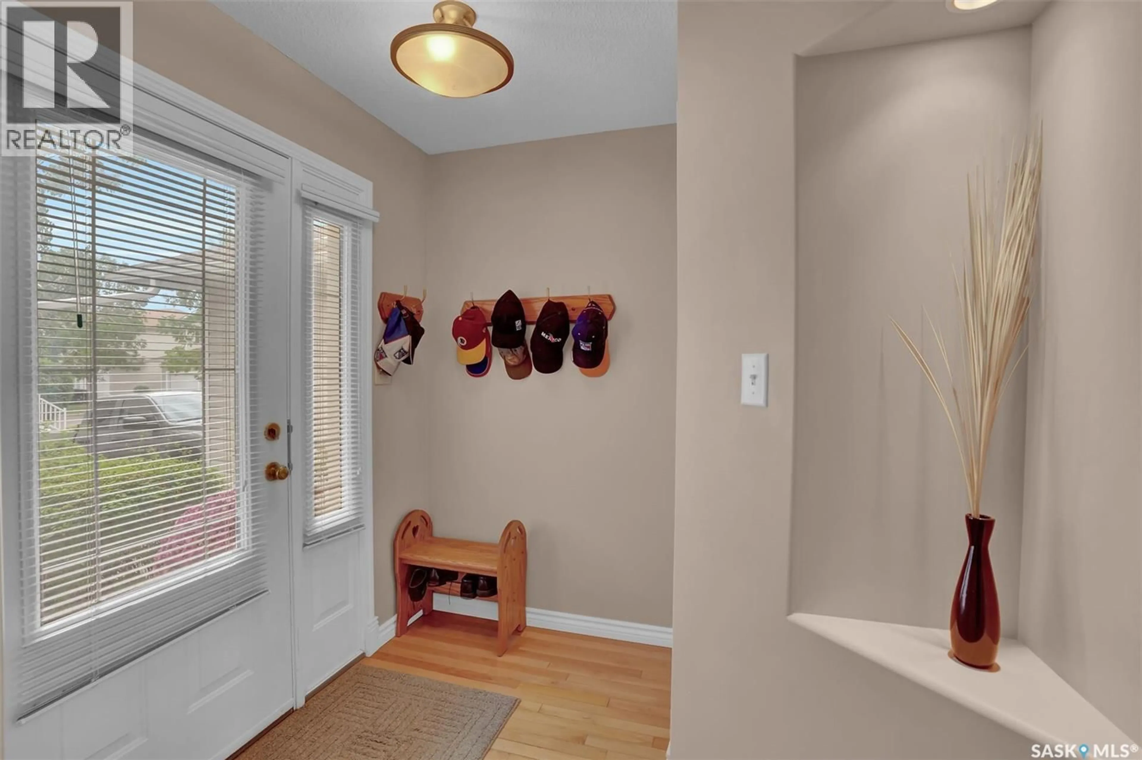 Indoor entryway for 4926 MARIGOLD DRIVE, Regina Saskatchewan S4X4P6
