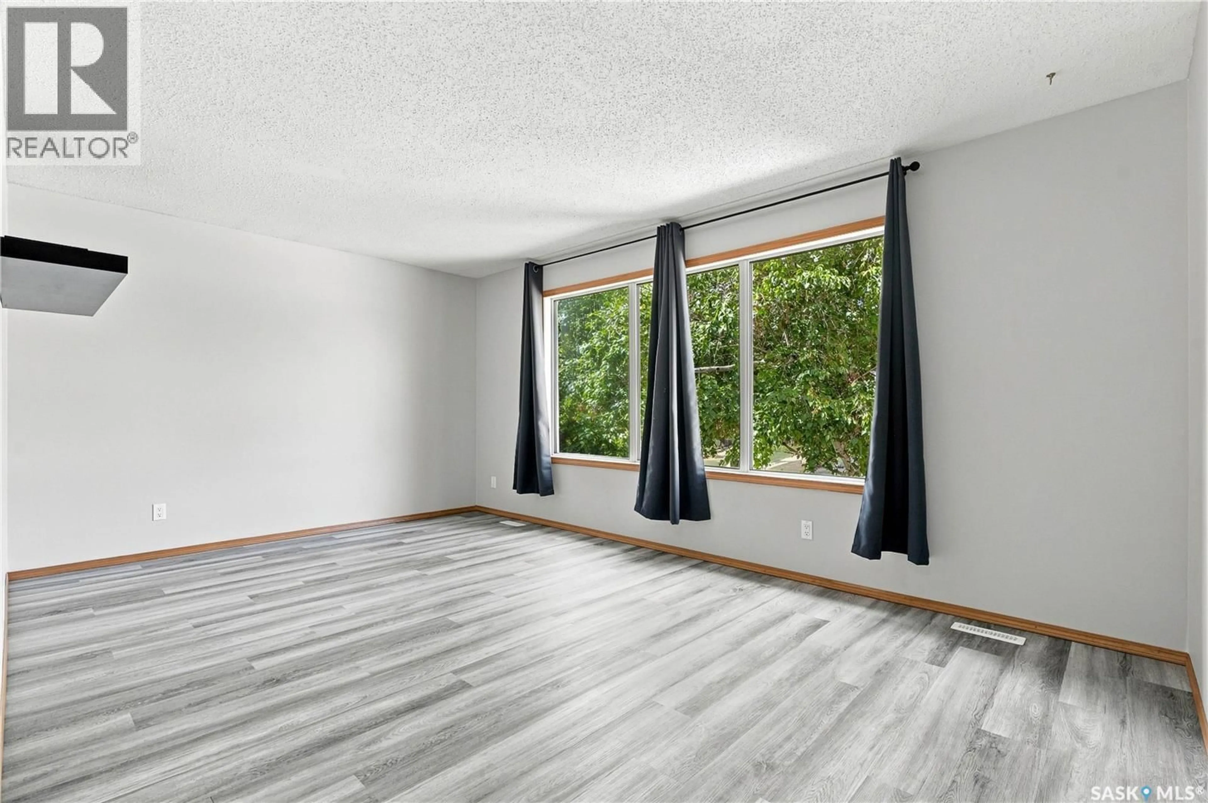 A pic of a room for 205 IMPERIAL STREET, Saskatoon Saskatchewan S7H1Z9