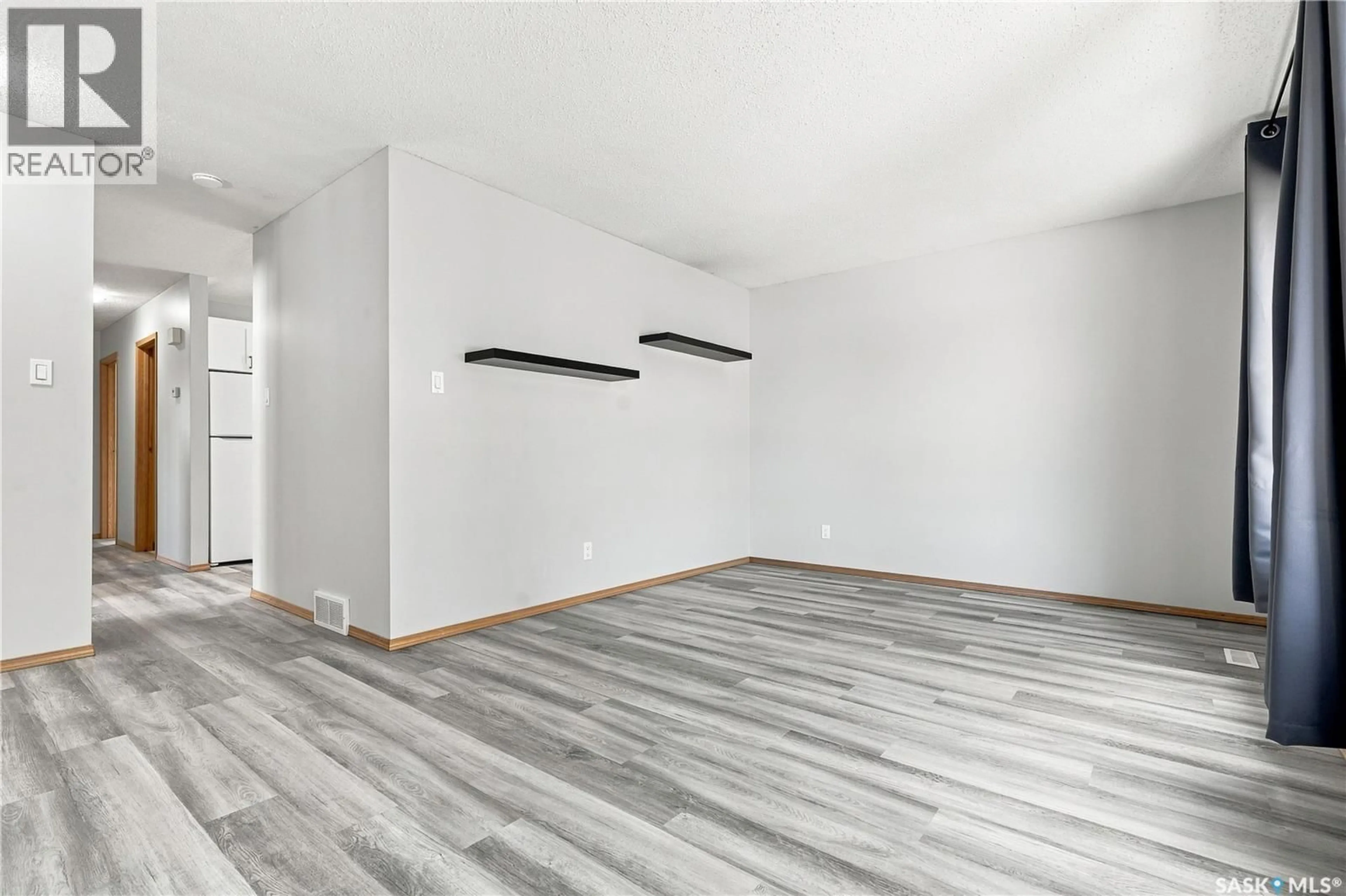A pic of a room for 205 IMPERIAL STREET, Saskatoon Saskatchewan S7H1Z9