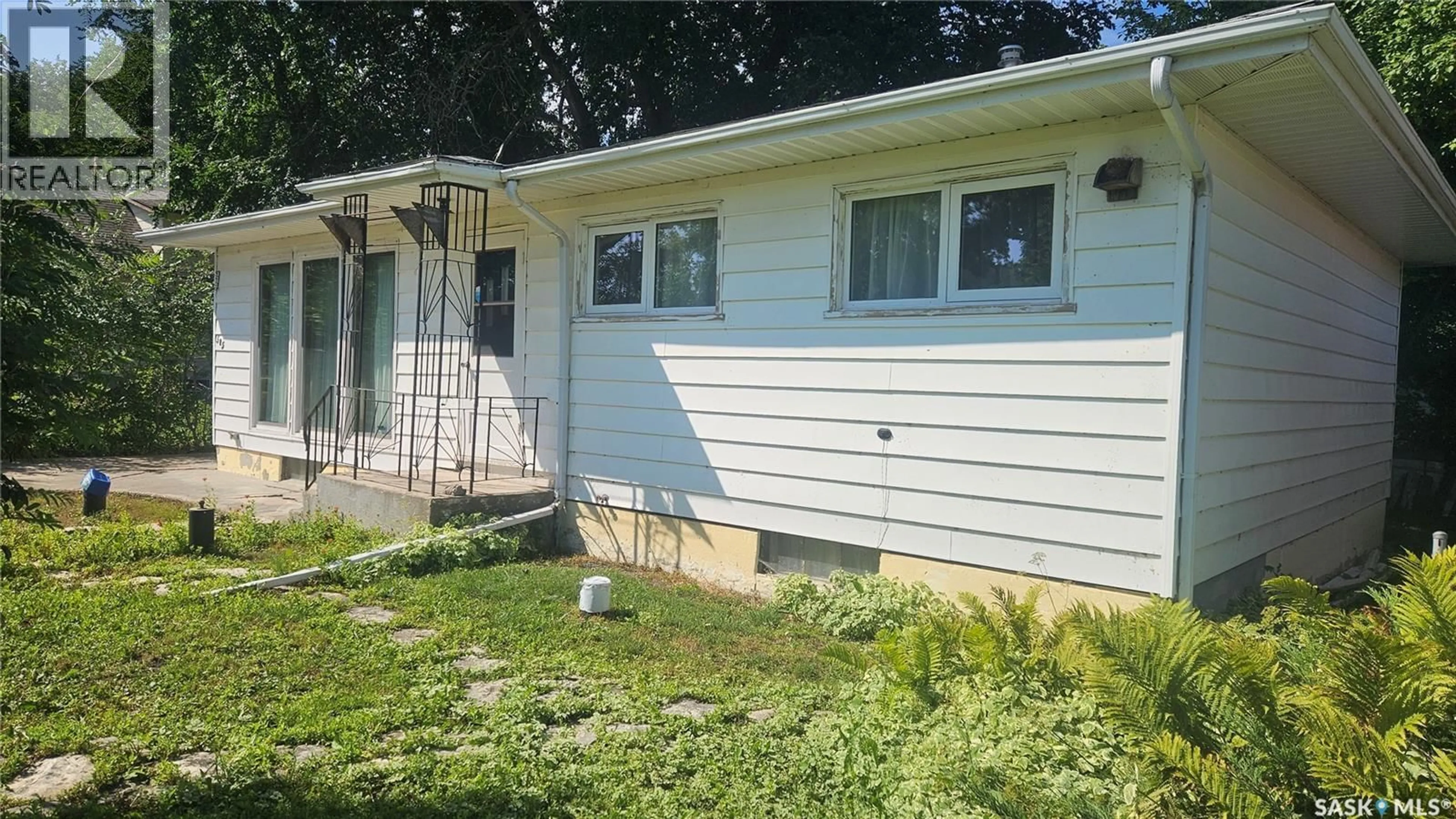 Home with vinyl exterior material, street for 505 4TH AVENUE, Cudworth Saskatchewan S0K1B0