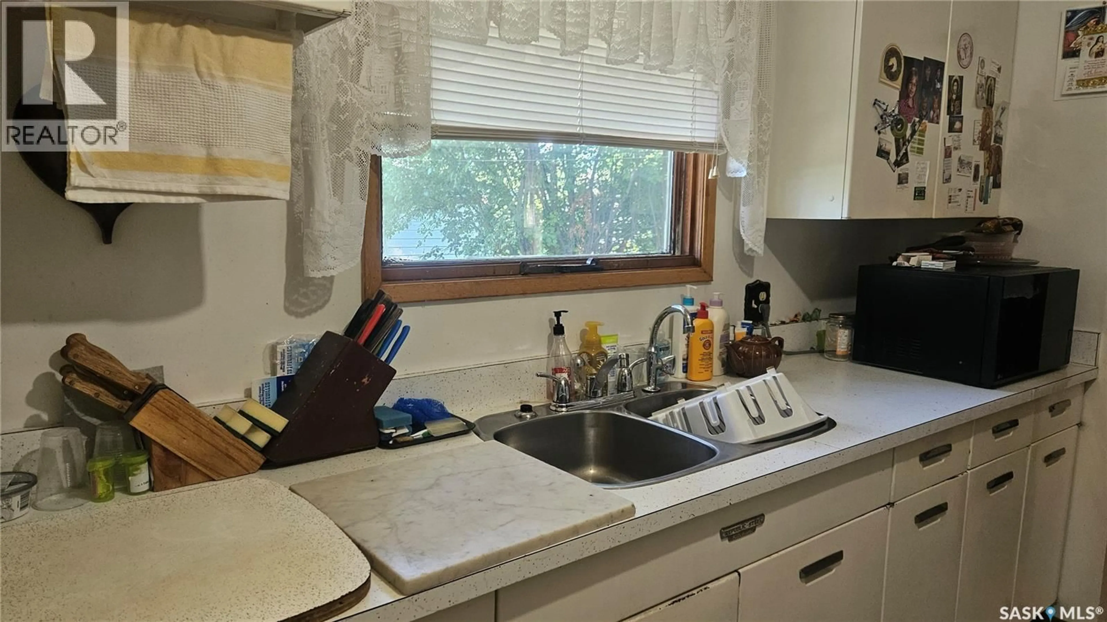 Standard kitchen, unknown for 505 4TH AVENUE, Cudworth Saskatchewan S0K1B0