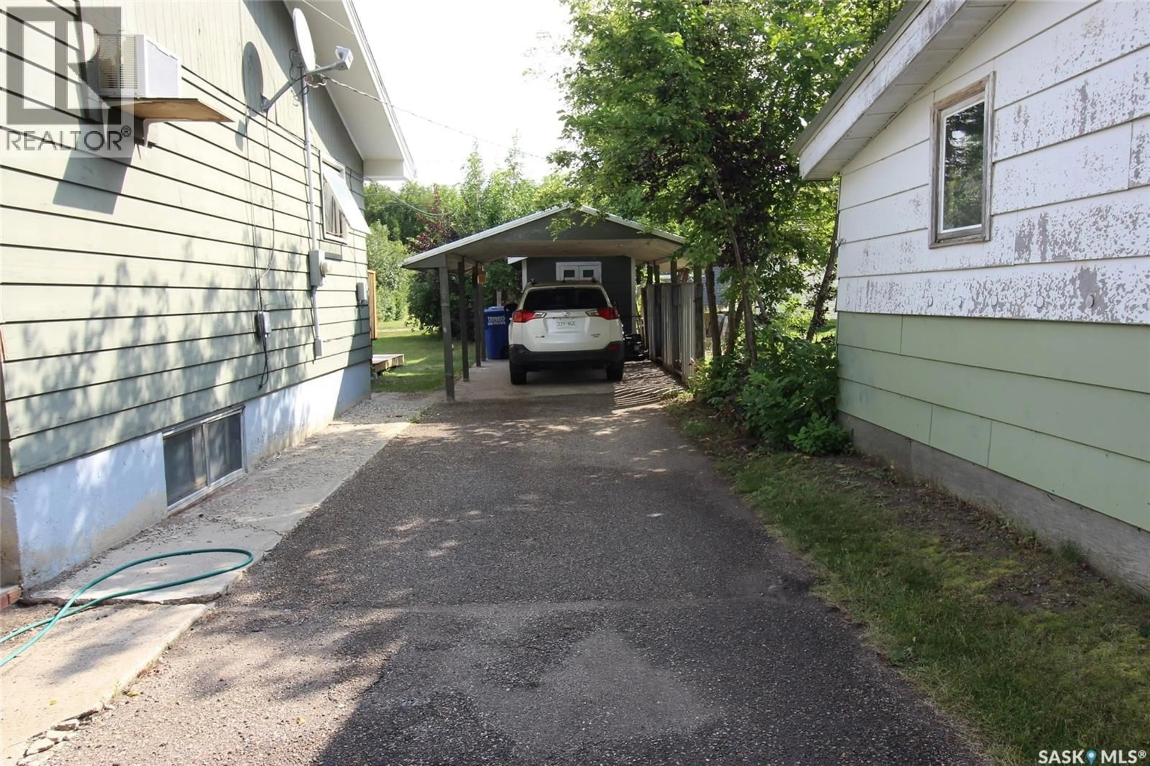 Unknown for 656 4TH STREET, Shaunavon Saskatchewan S0N2M0