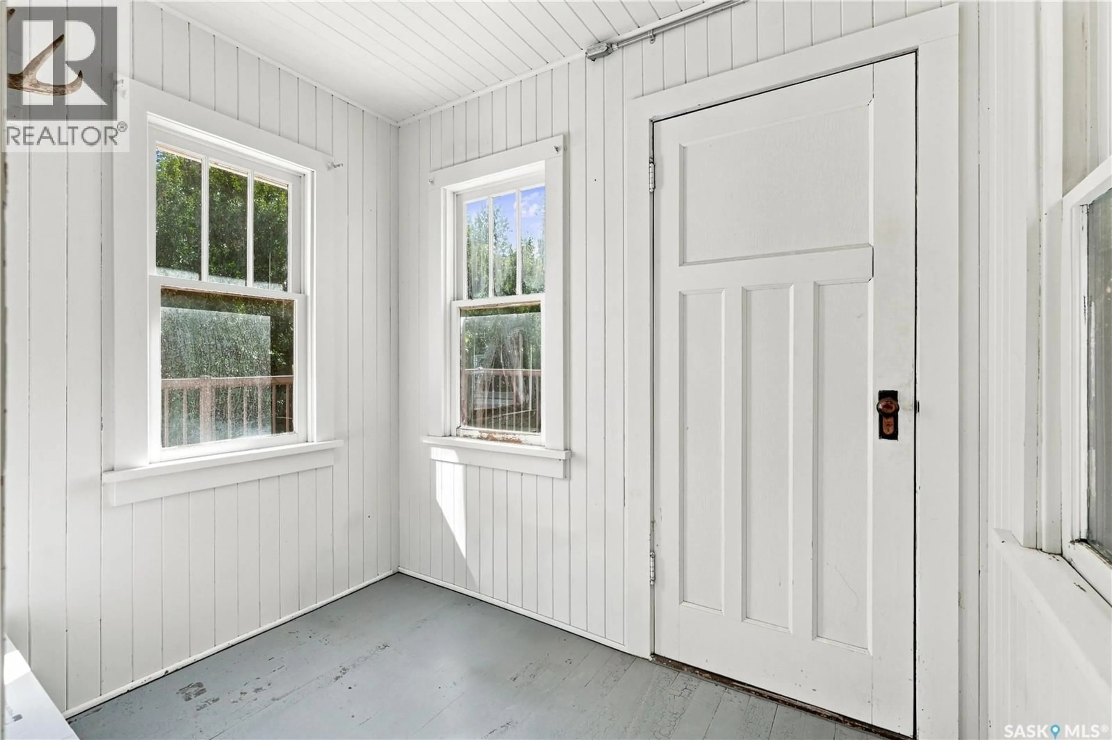 Indoor entryway for GRANT ACREAGE, Langham Saskatchewan S0K2L0