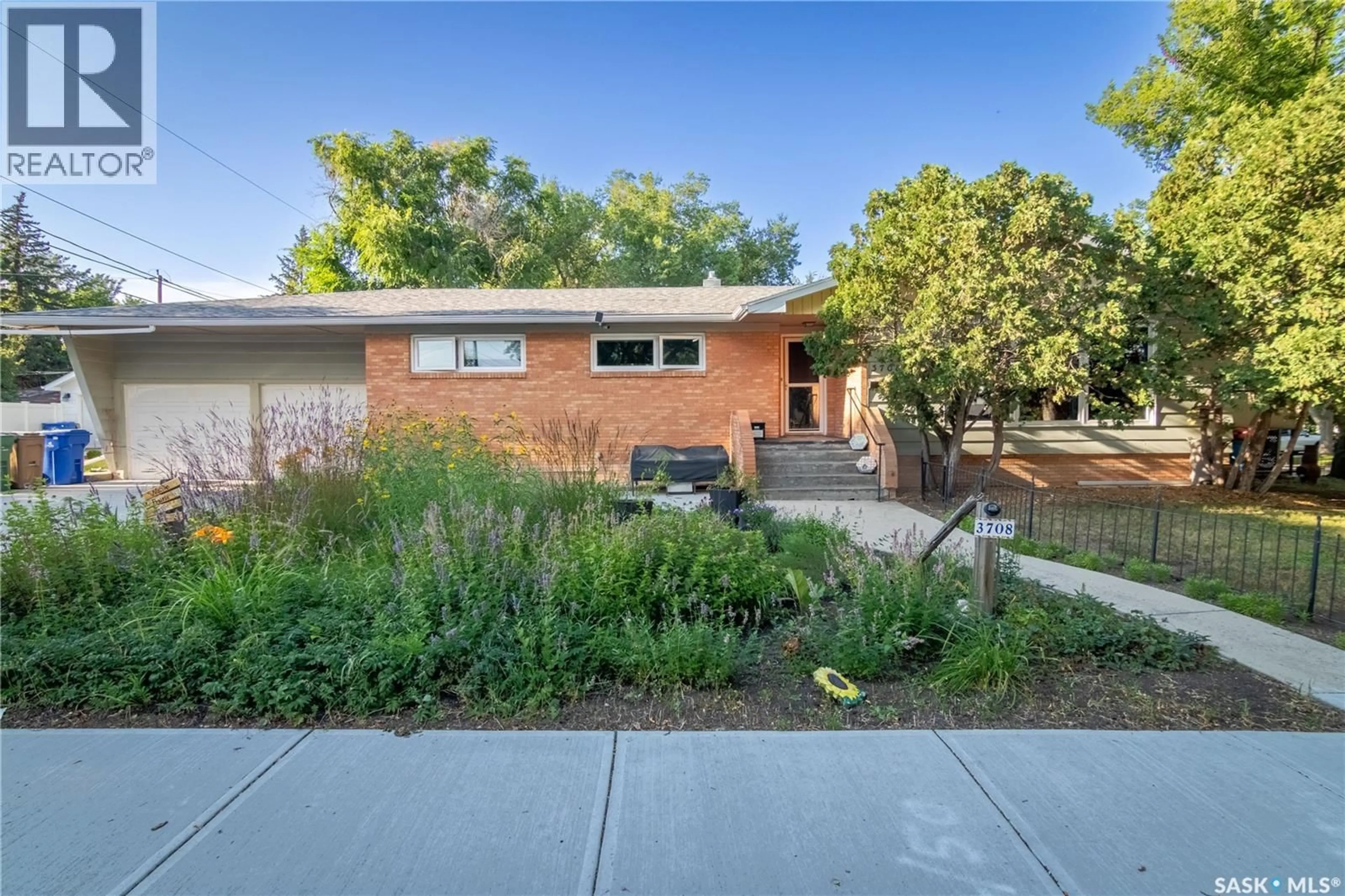 Home with brick exterior material, street for 3708 LAKEVIEW AVENUE, Regina Saskatchewan S4S1H5