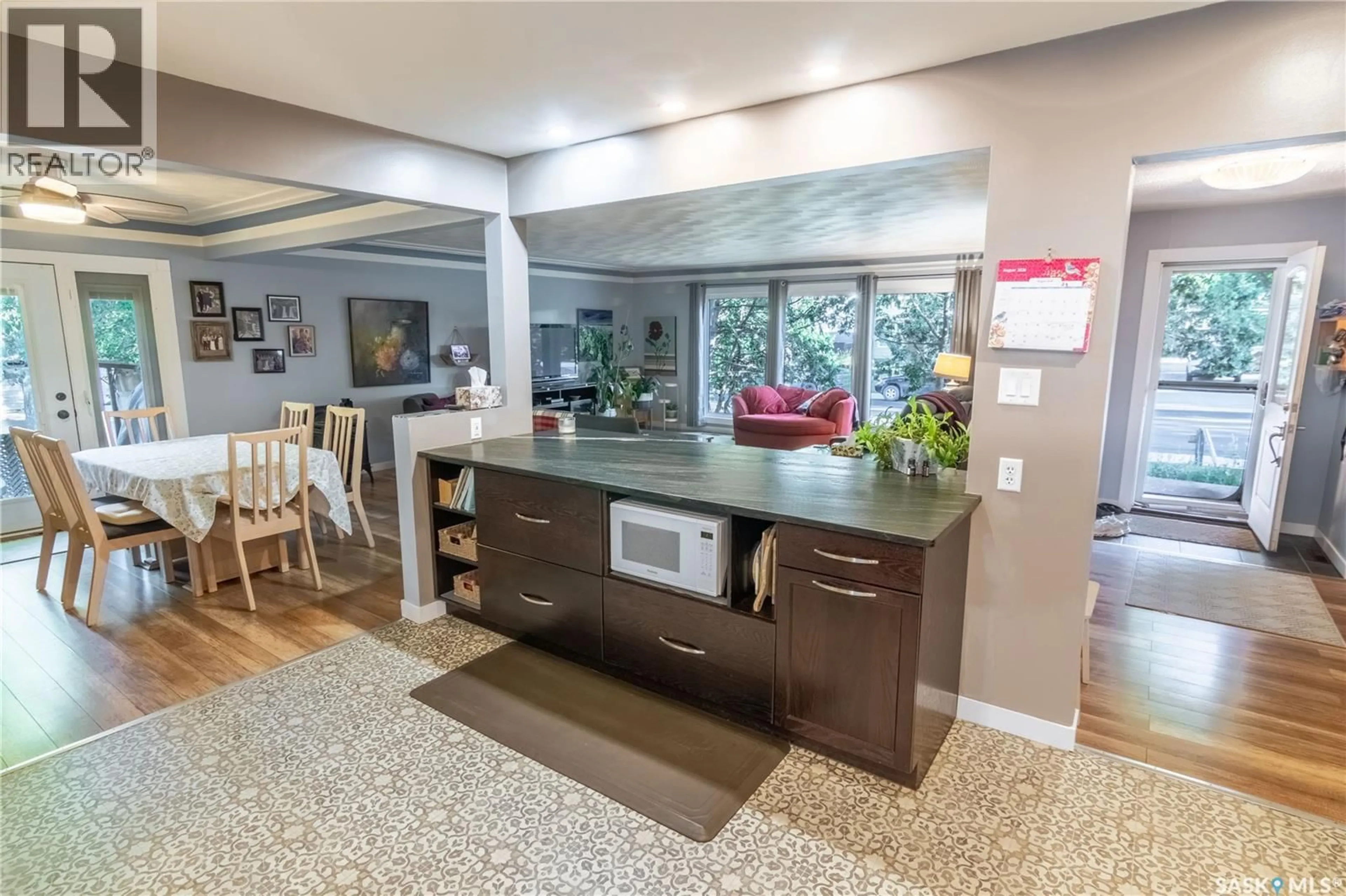 Contemporary kitchen, ceramic/tile floor for 3708 LAKEVIEW AVENUE, Regina Saskatchewan S4S1H5