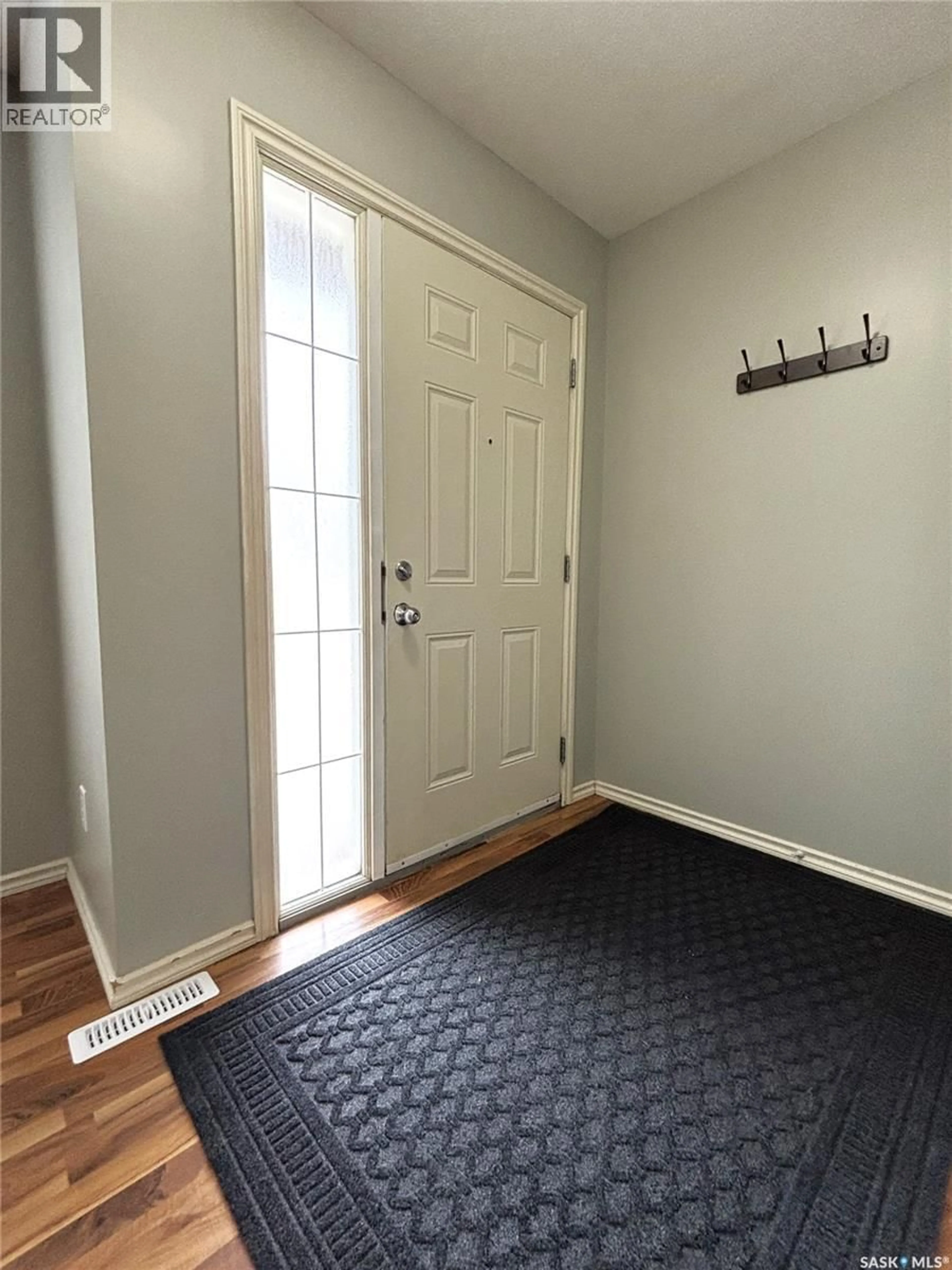 Indoor entryway for 415 - 307 LYND CRESCENT, Saskatoon Saskatchewan S7T0C2