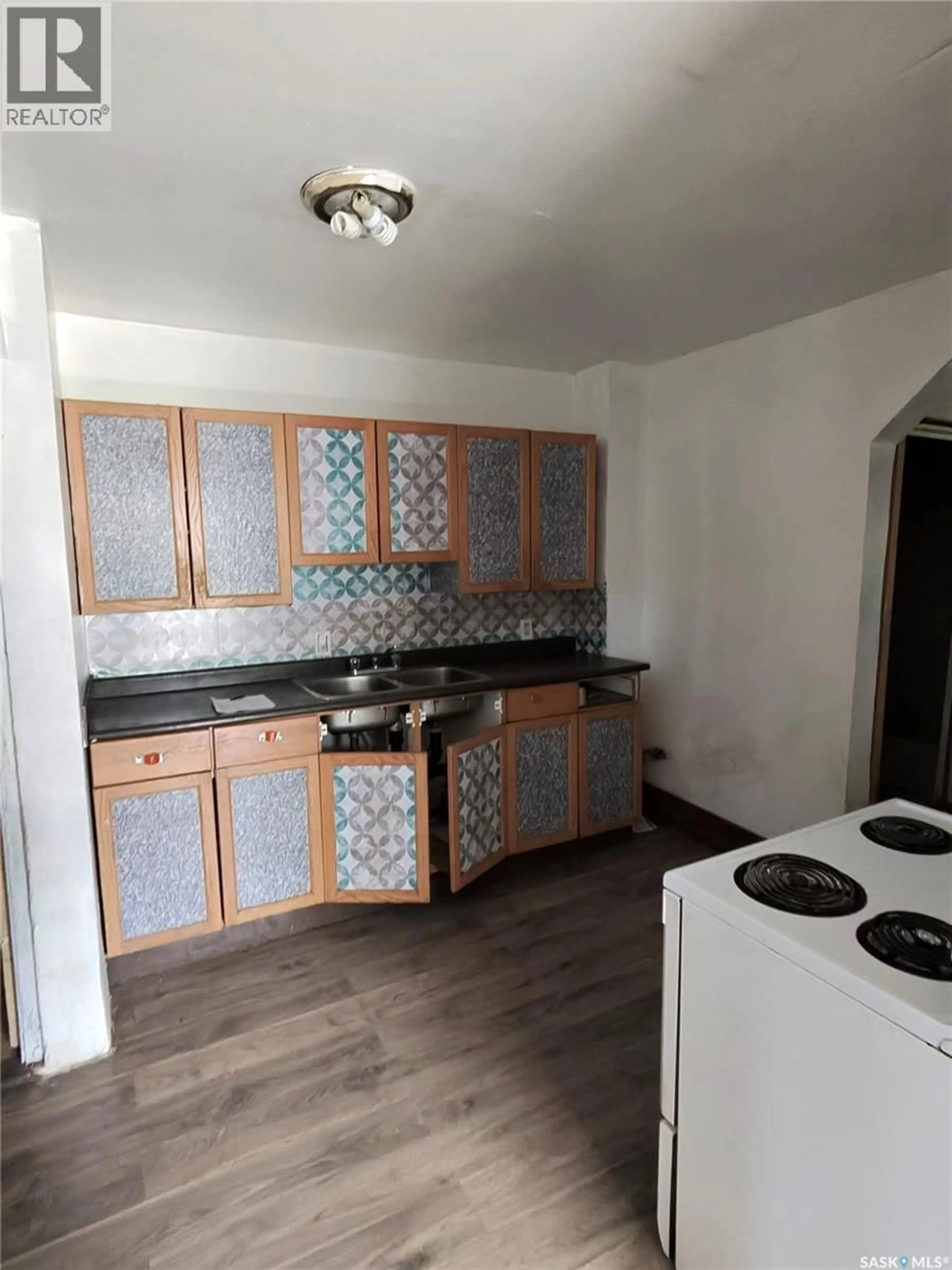 Standard kitchen, unknown for 1179 RETALLACK STREET, Regina Saskatchewan S4T2H6