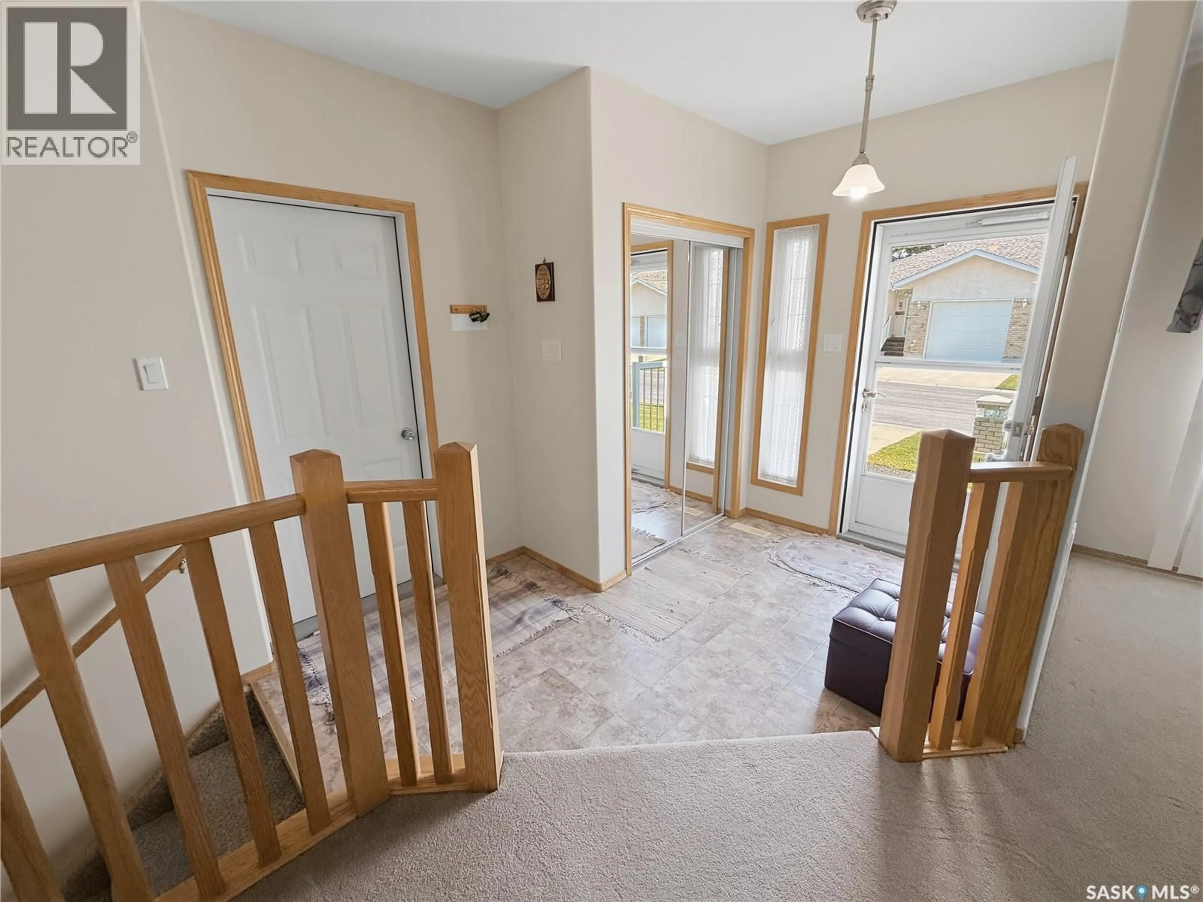 Unknown for W - 243 165 ROBERT STREET, Swift Current Saskatchewan S9H5E7