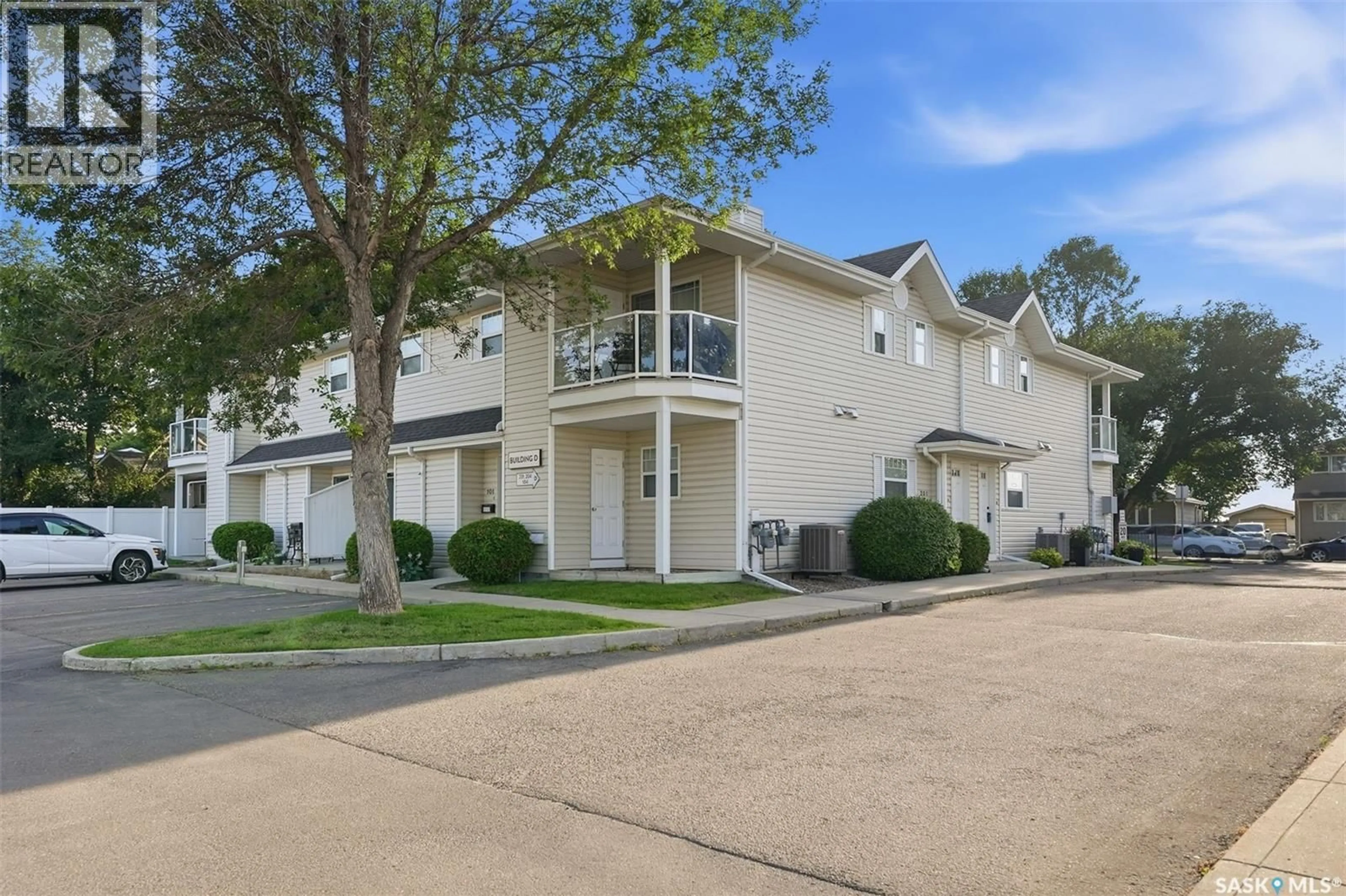 Unknown for 105th W - 204D 141 STREET, Saskatoon Saskatchewan S7N1N3