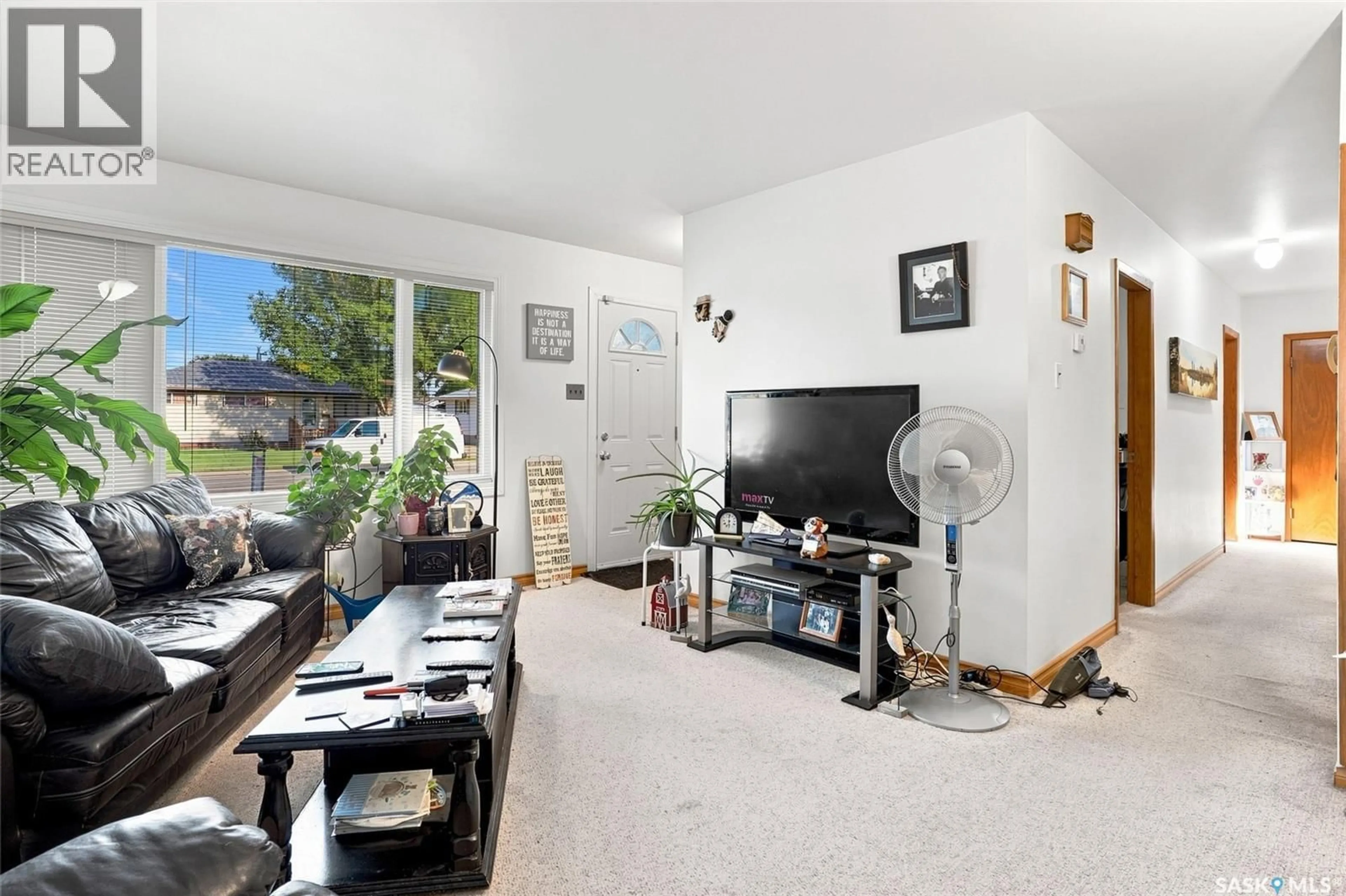 A pic of a room for 229 U AVENUE, Saskatoon Saskatchewan S7L3C4