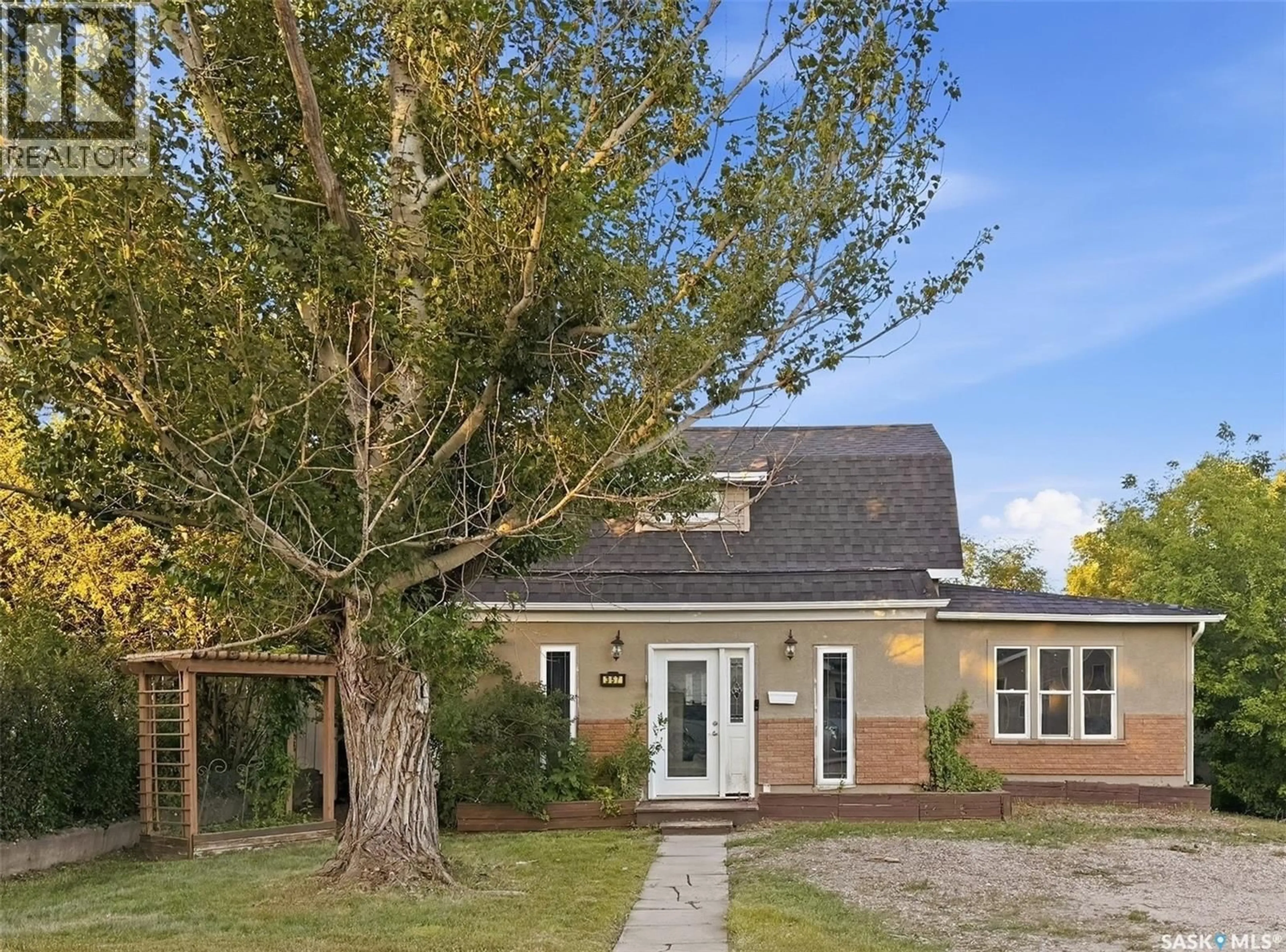 Home with brick exterior material, street for 357 3RD AVENUE, Swift Current Saskatchewan S9H2G8