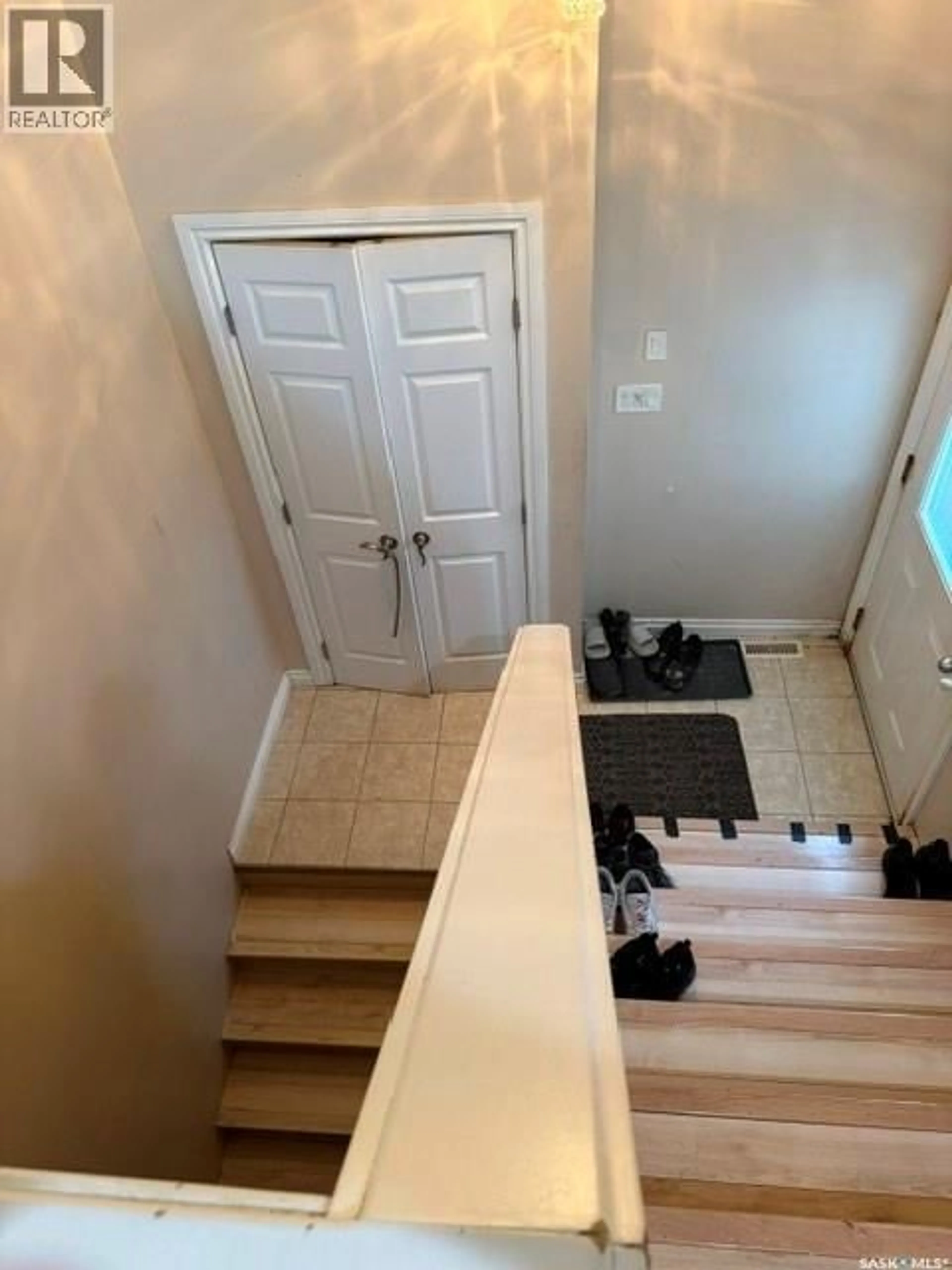 A pic of a room for 229 S AVENUE N, Saskatoon Saskatchewan S7L2Z7