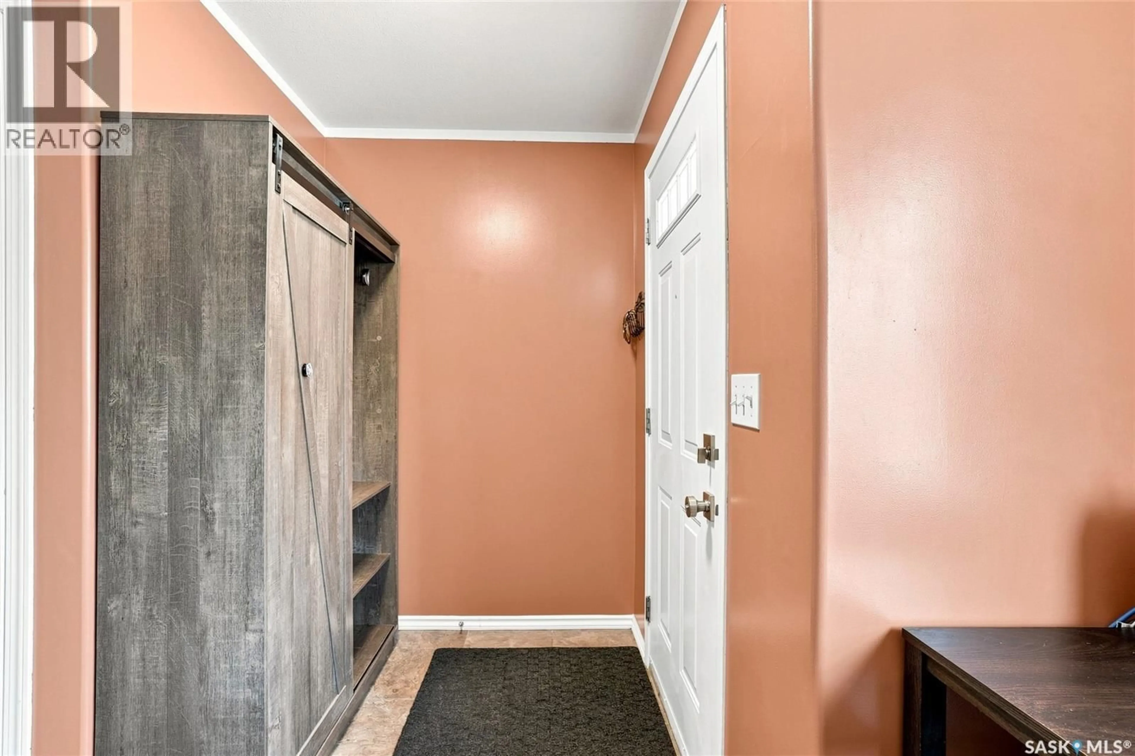Indoor entryway for 102 - 30 PAWLYCHENKO LANE, Saskatoon Saskatchewan S7V1G9