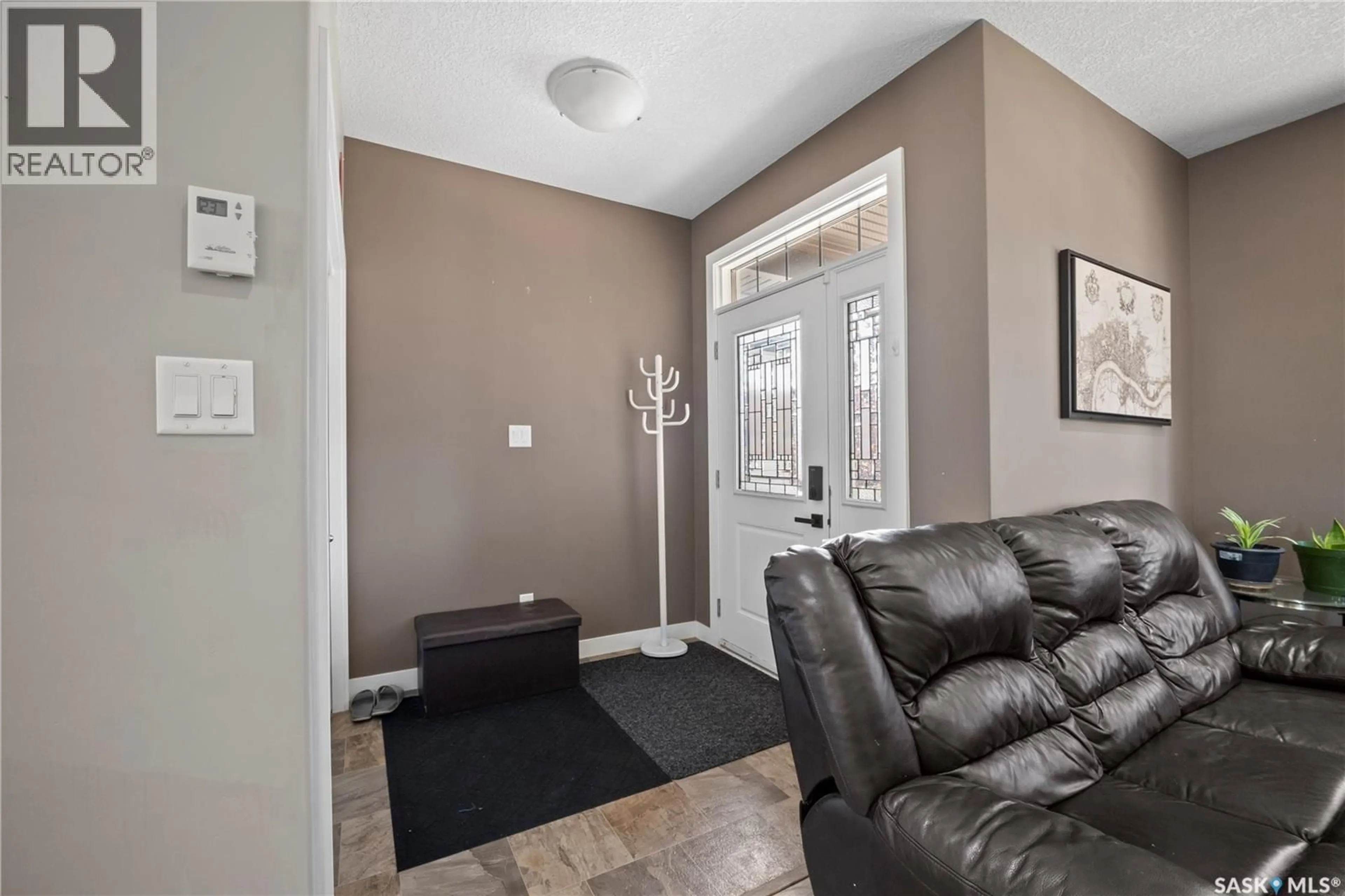 Indoor entryway for 8726 ARCHER LANE, Regina Saskatchewan S4Y0B7