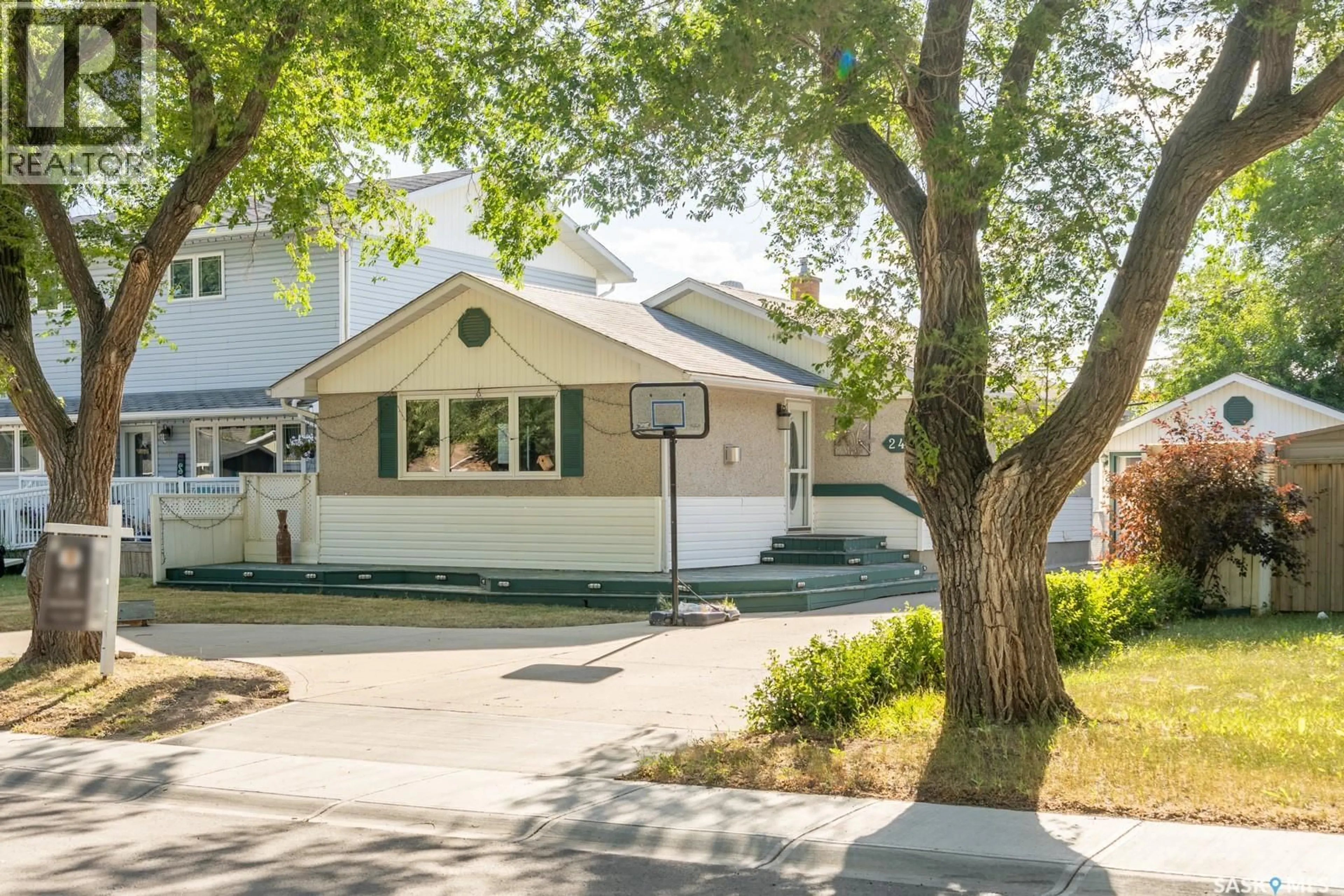 Home with vinyl exterior material, street for 24 MAYFAIR CRESCENT, Regina Saskatchewan S4S4H5