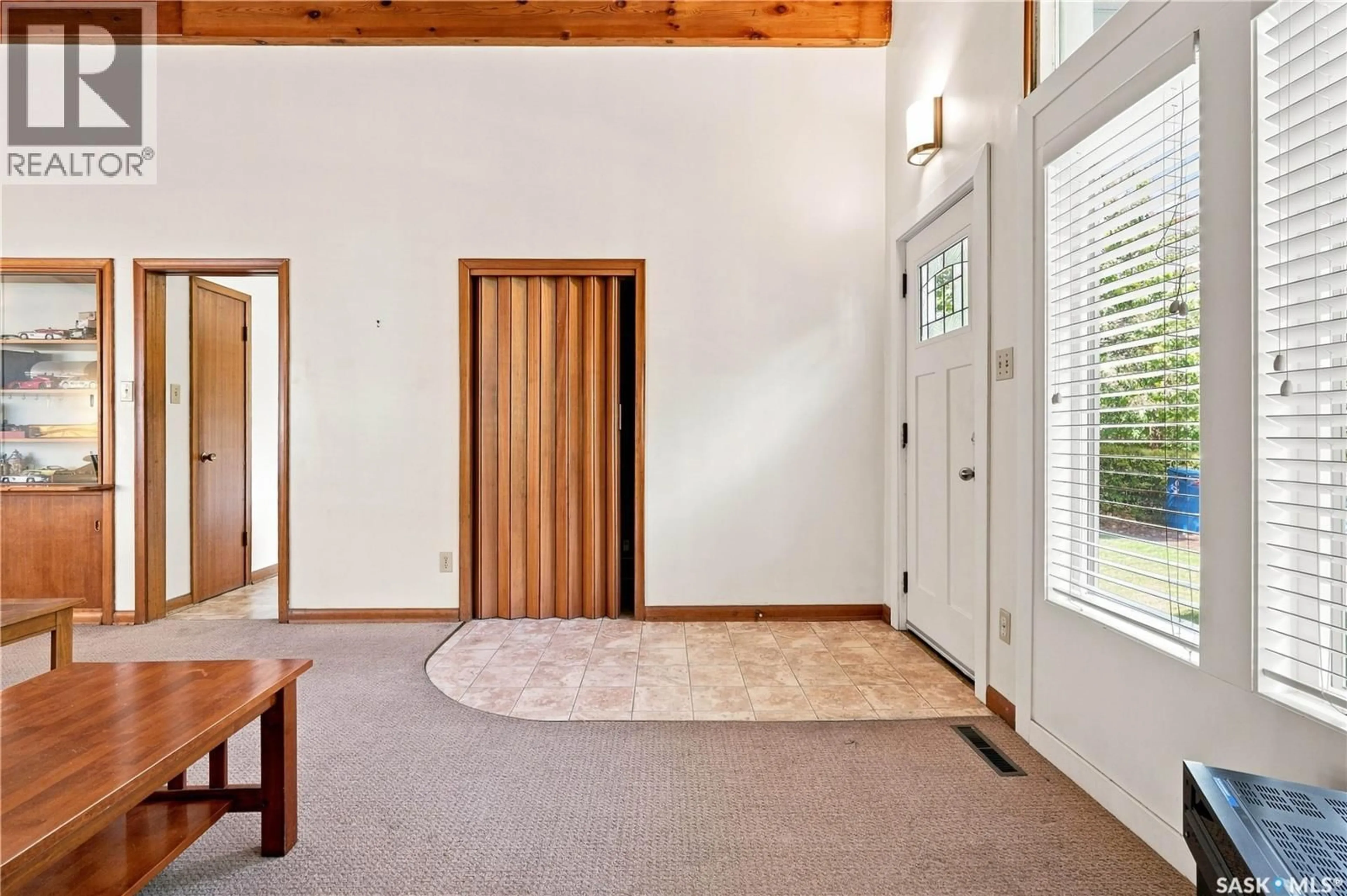 Indoor entryway for 504 LESLIE AVENUE, Saskatoon Saskatchewan S7H2Z1