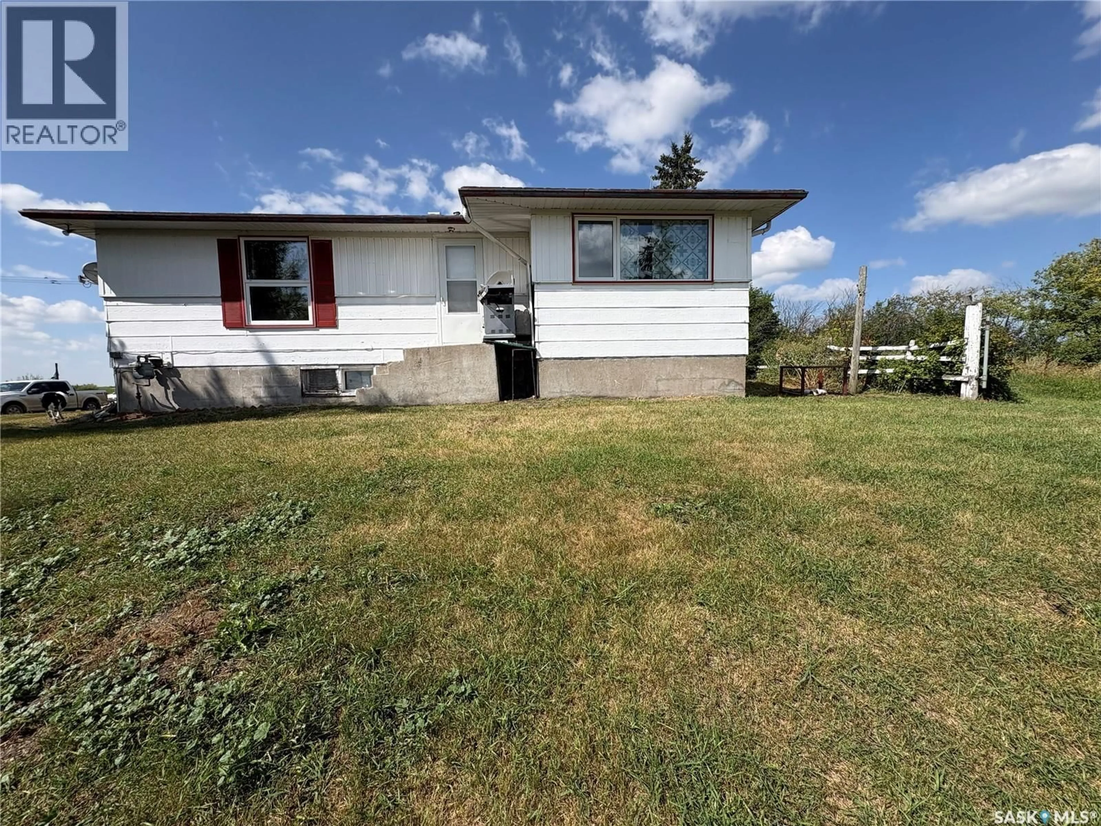 A pic from outside/outdoor area/front of a property/back of a property/a pic from drone, building for DUFF ACREAGE, Mcleod Rm No. 185 Saskatchewan S0A0S0