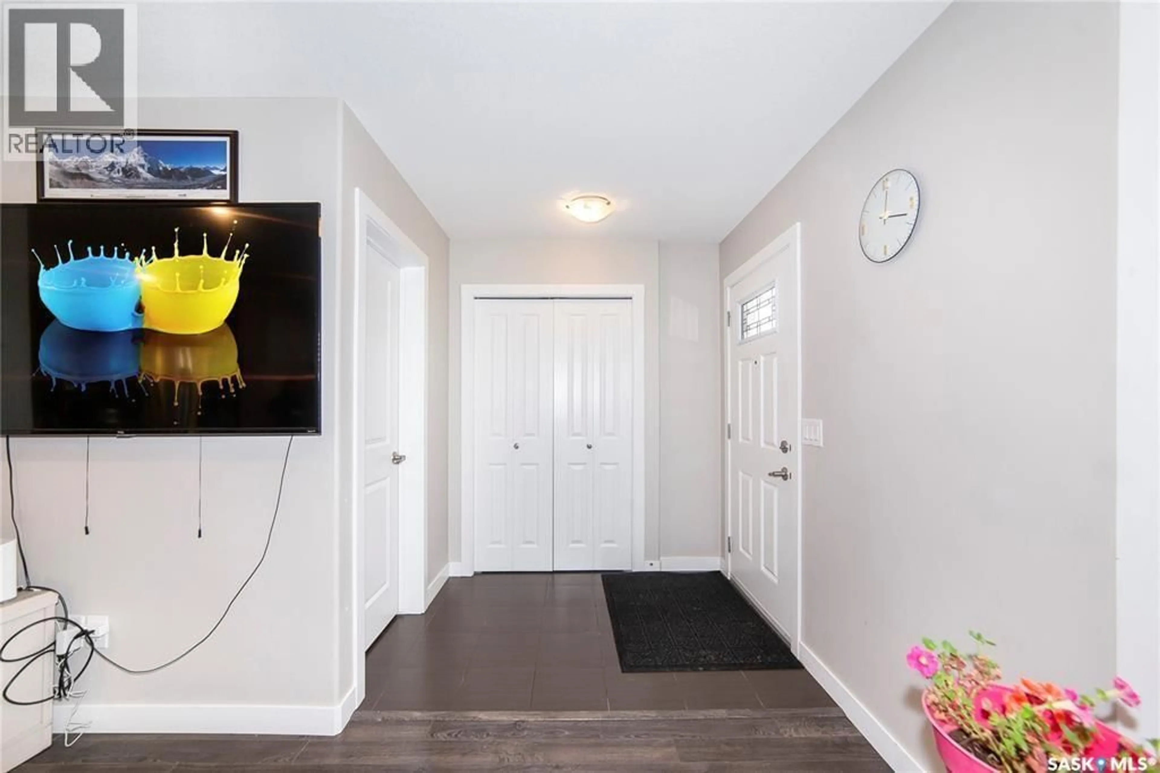 Indoor entryway for 155 MARLATTE CRESCENT, Saskatoon Saskatchewan S7W0T1