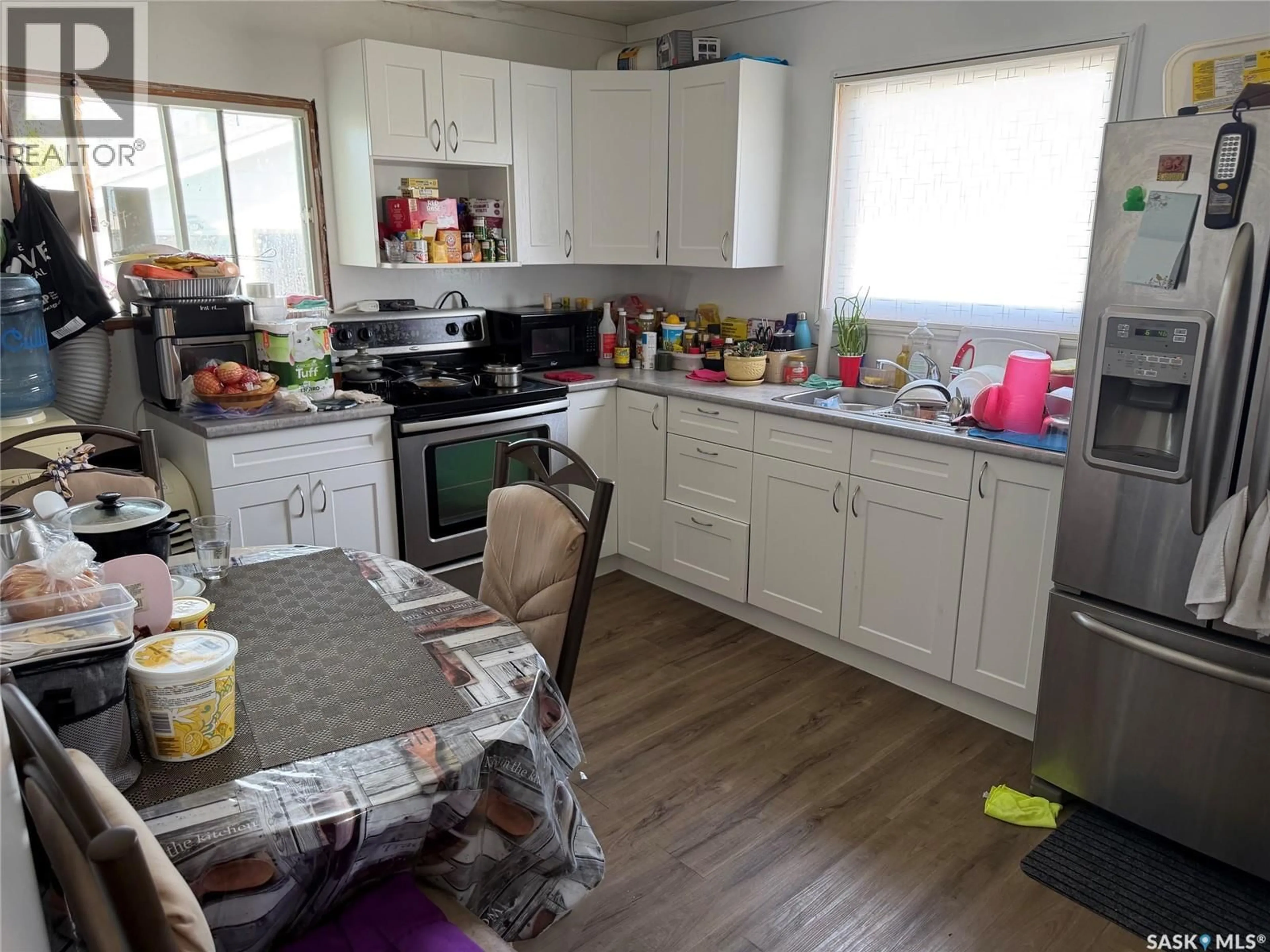 Standard kitchen, wood/laminate floor for 409 1ST AVENUE, Spiritwood Saskatchewan S0J2M0