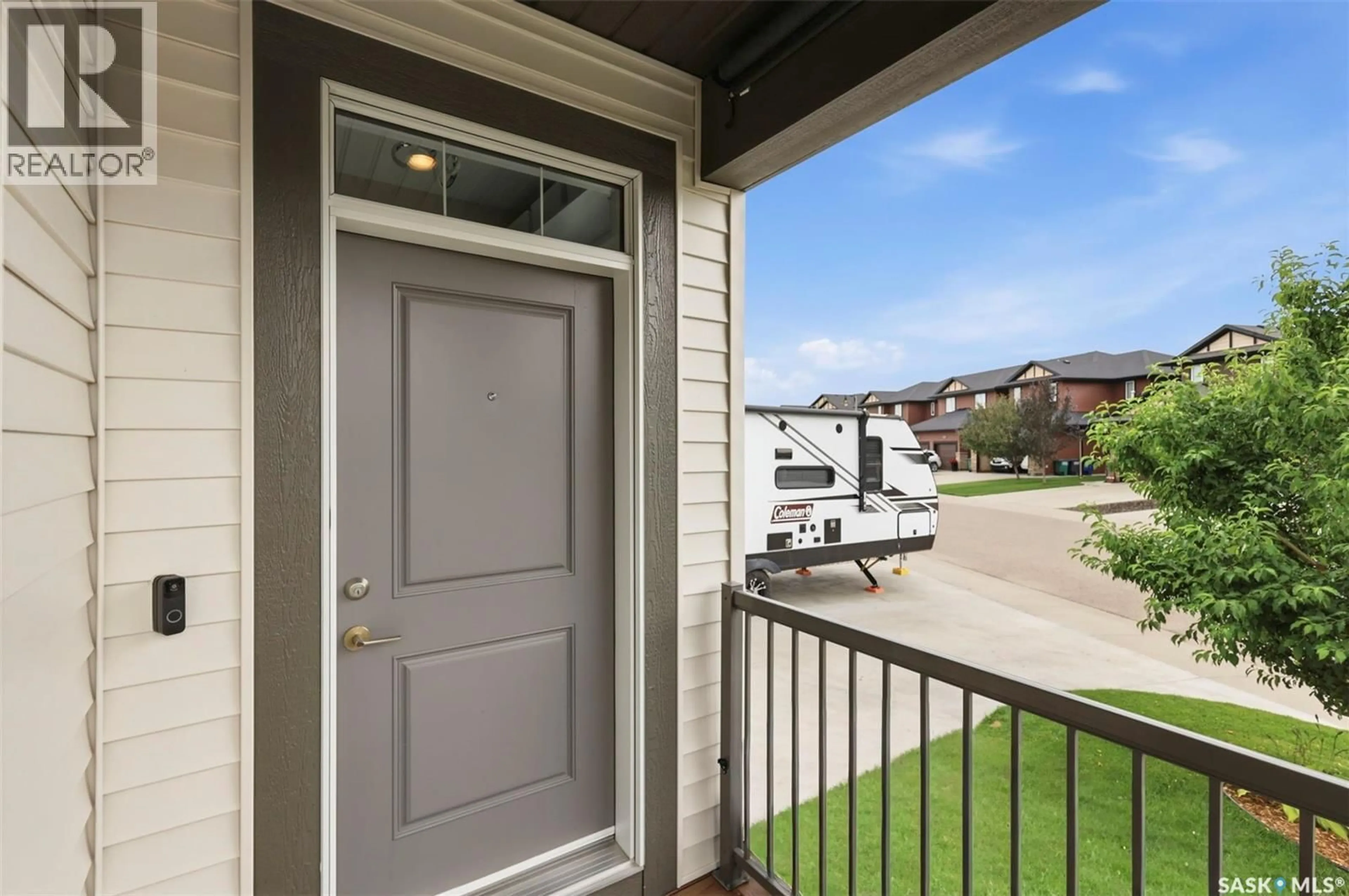 Indoor entryway for 1040 KOLYNCHUK CRESCENT, Saskatoon Saskatchewan S7T0X4