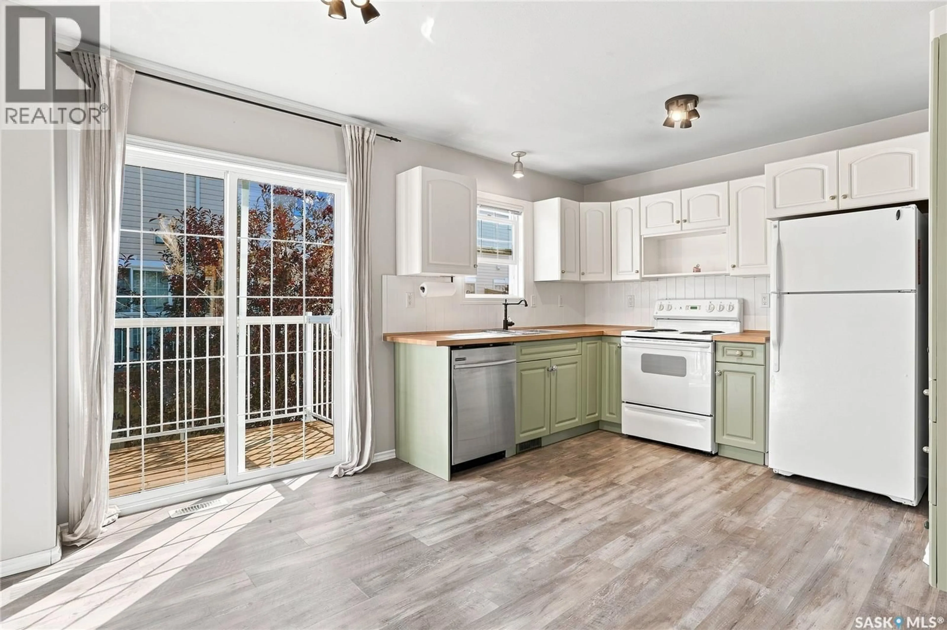 Open concept kitchen, unknown for 34 243 HEROLD TERRACE, Saskatoon Saskatchewan S7V1J6