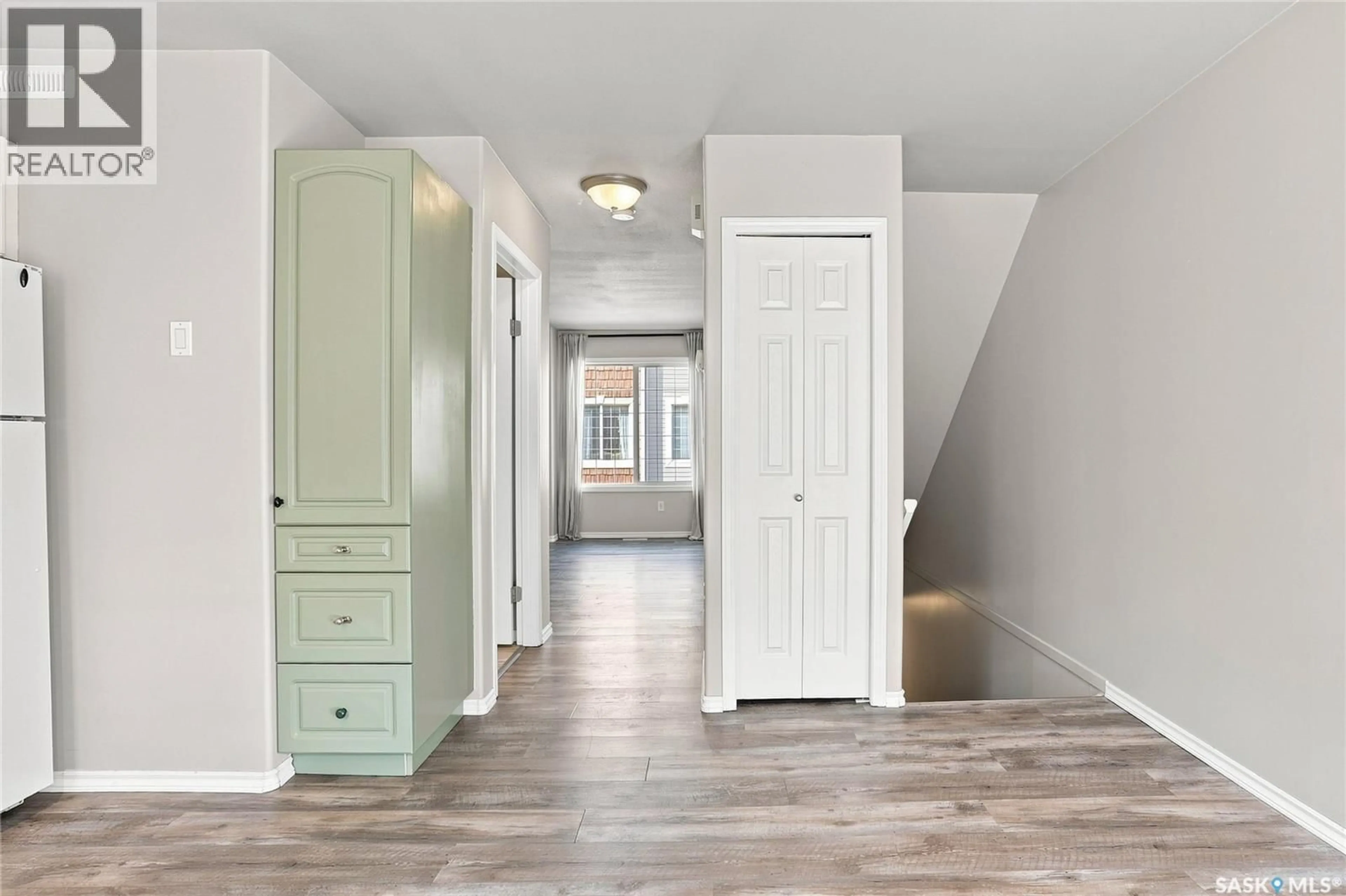 Indoor entryway for 34 243 HEROLD TERRACE, Saskatoon Saskatchewan S7V1J6