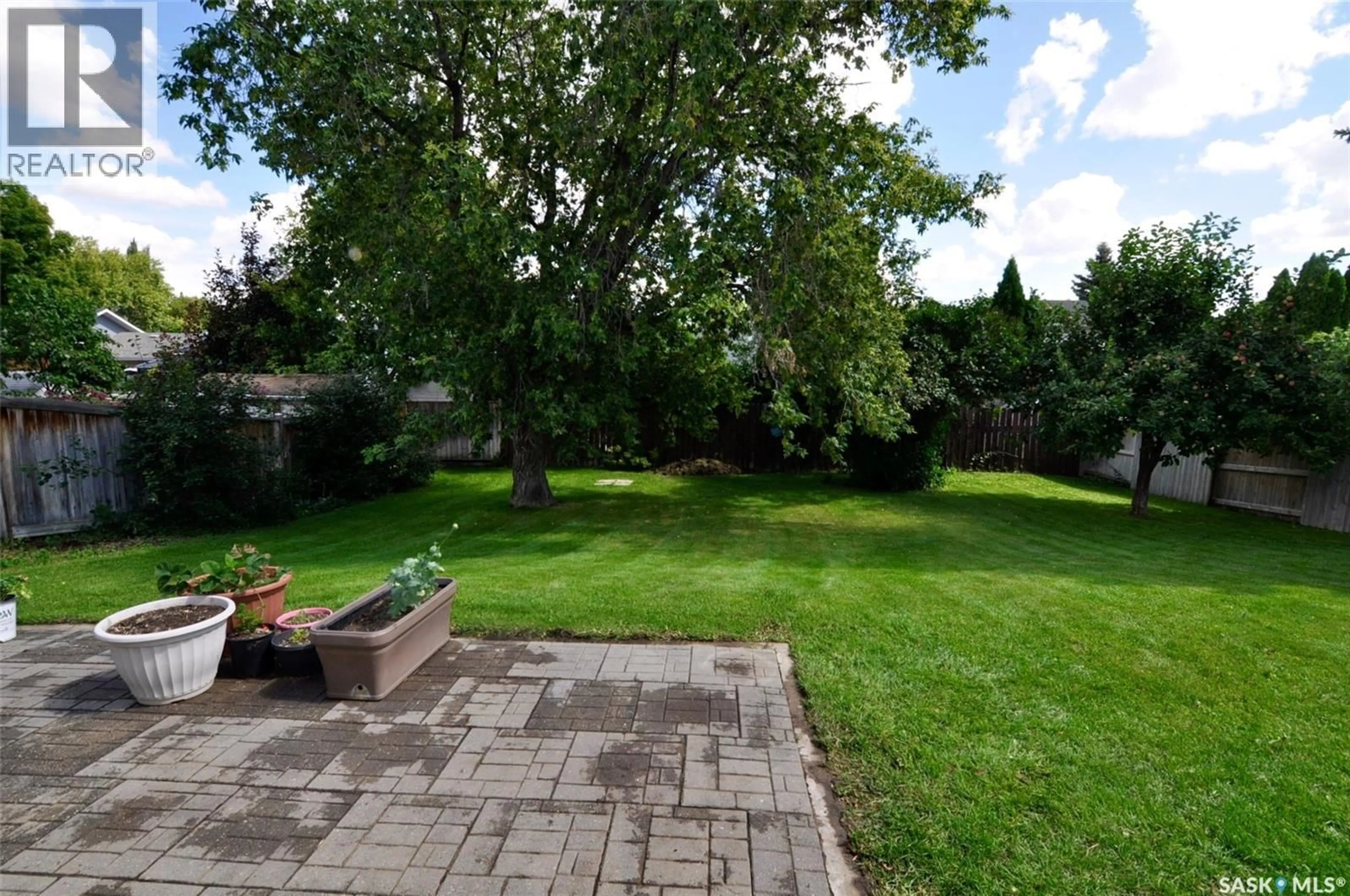 Patio, unknown for 407 WATHAMAN CRESCENT, Saskatoon Saskatchewan S7K4P8