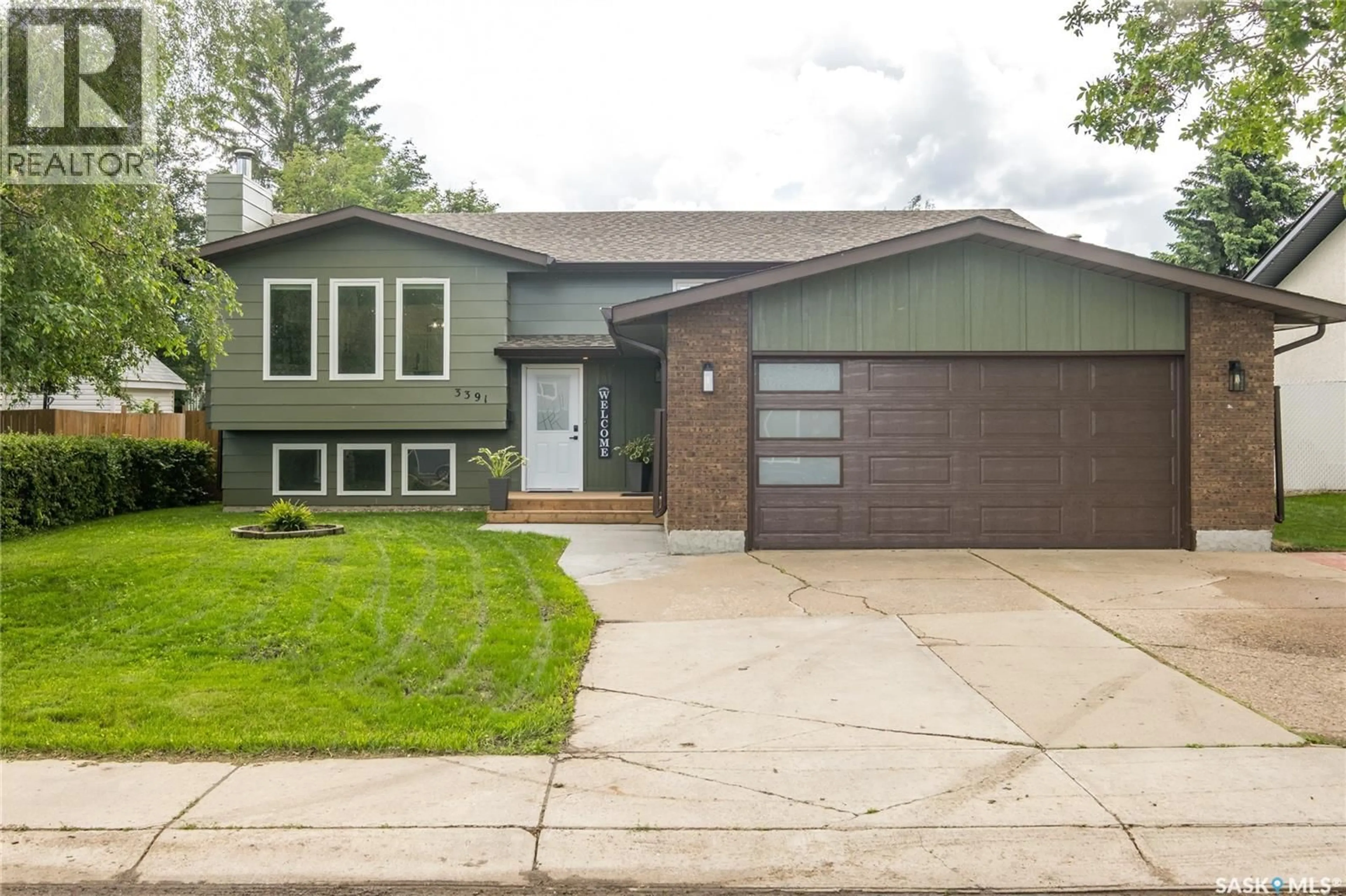 Home with vinyl exterior material, street for 3391 BLISS CRESCENT, Prince Albert Saskatchewan S6V7L1