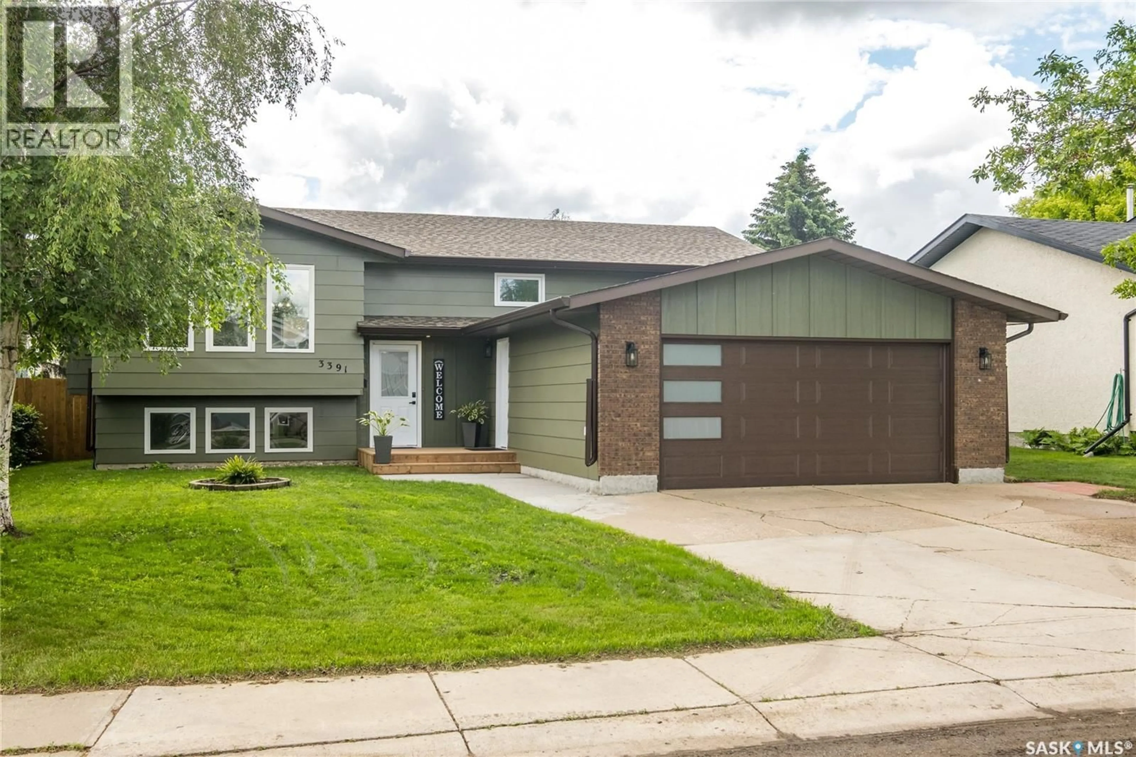 Home with vinyl exterior material, street for 3391 BLISS CRESCENT, Prince Albert Saskatchewan S6V7L1