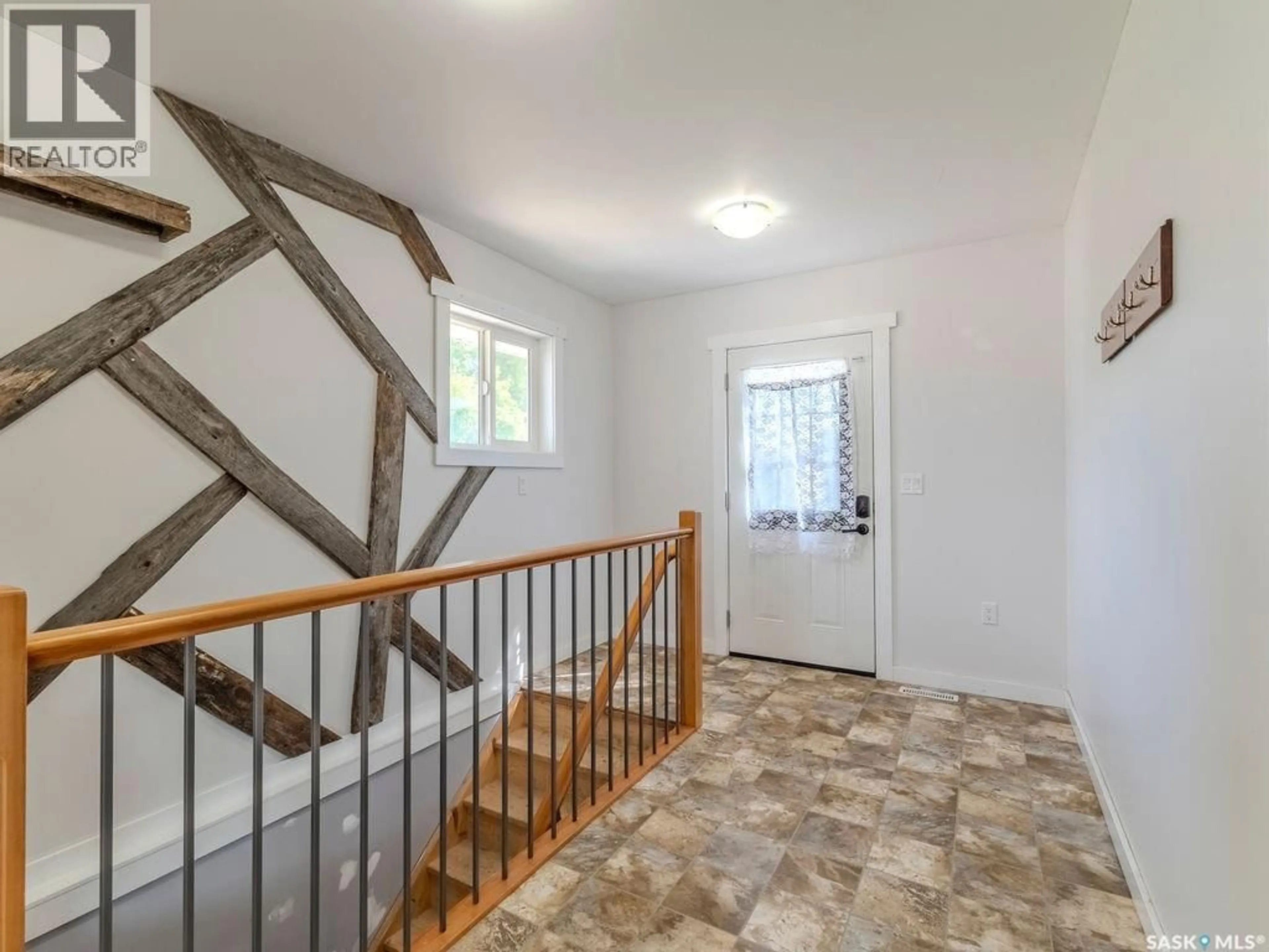 Indoor entryway for 120 1ST STREET, Wakaw Saskatchewan S0K4P0