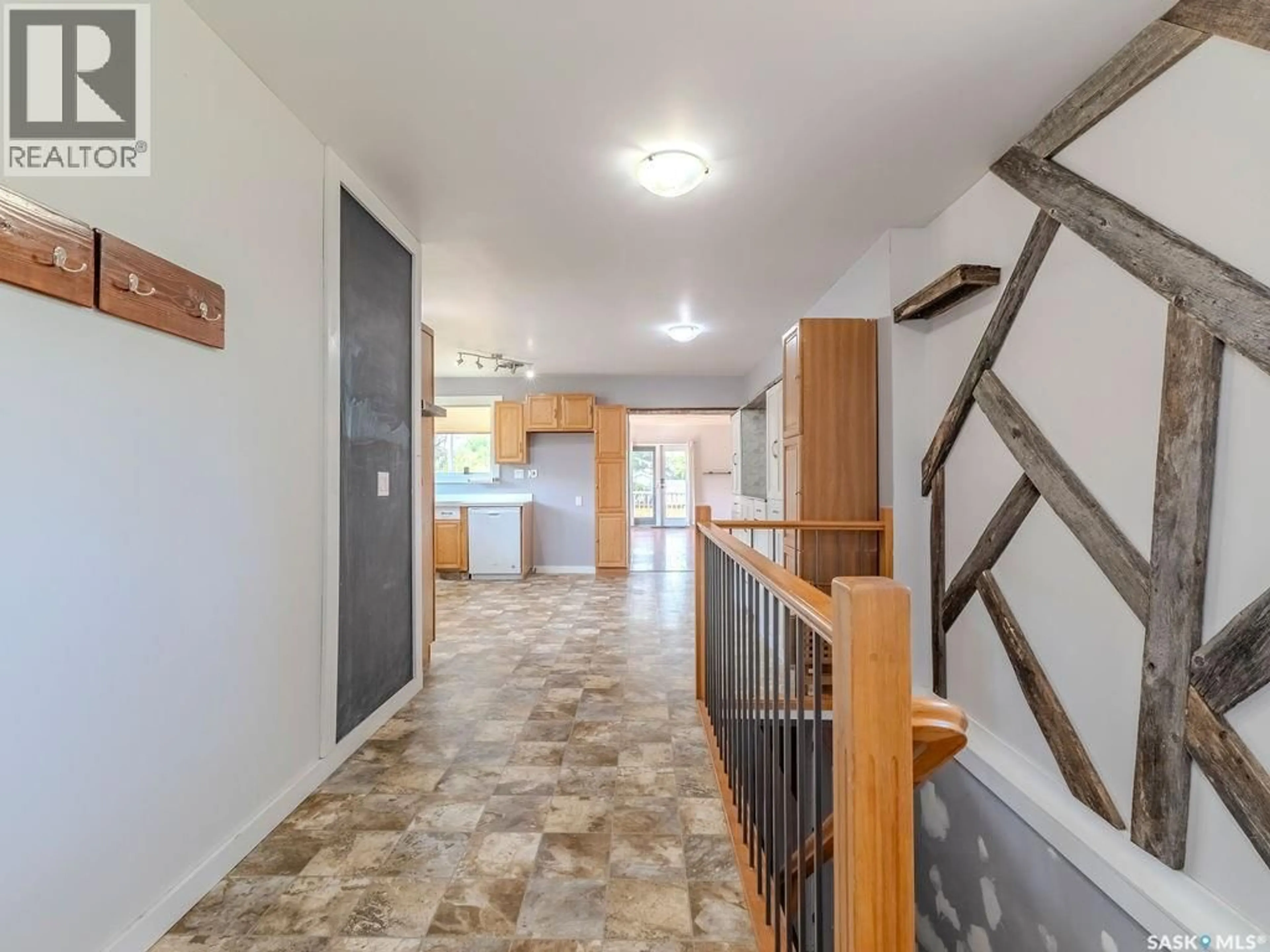 Indoor foyer for 120 1ST STREET, Wakaw Saskatchewan S0K4P0