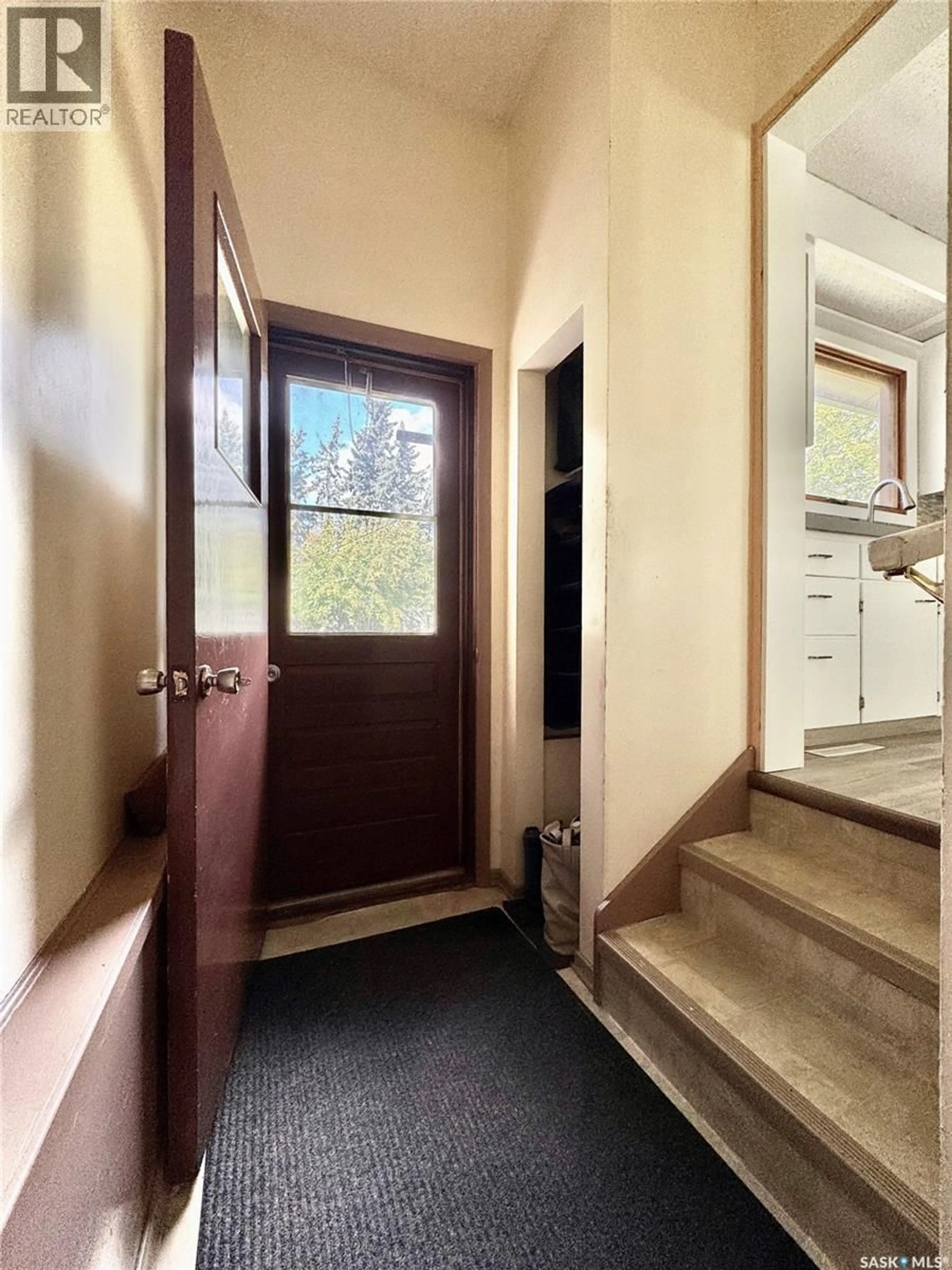 Indoor foyer for 130 1ST AVENUE, Churchbridge Saskatchewan S0A0M0