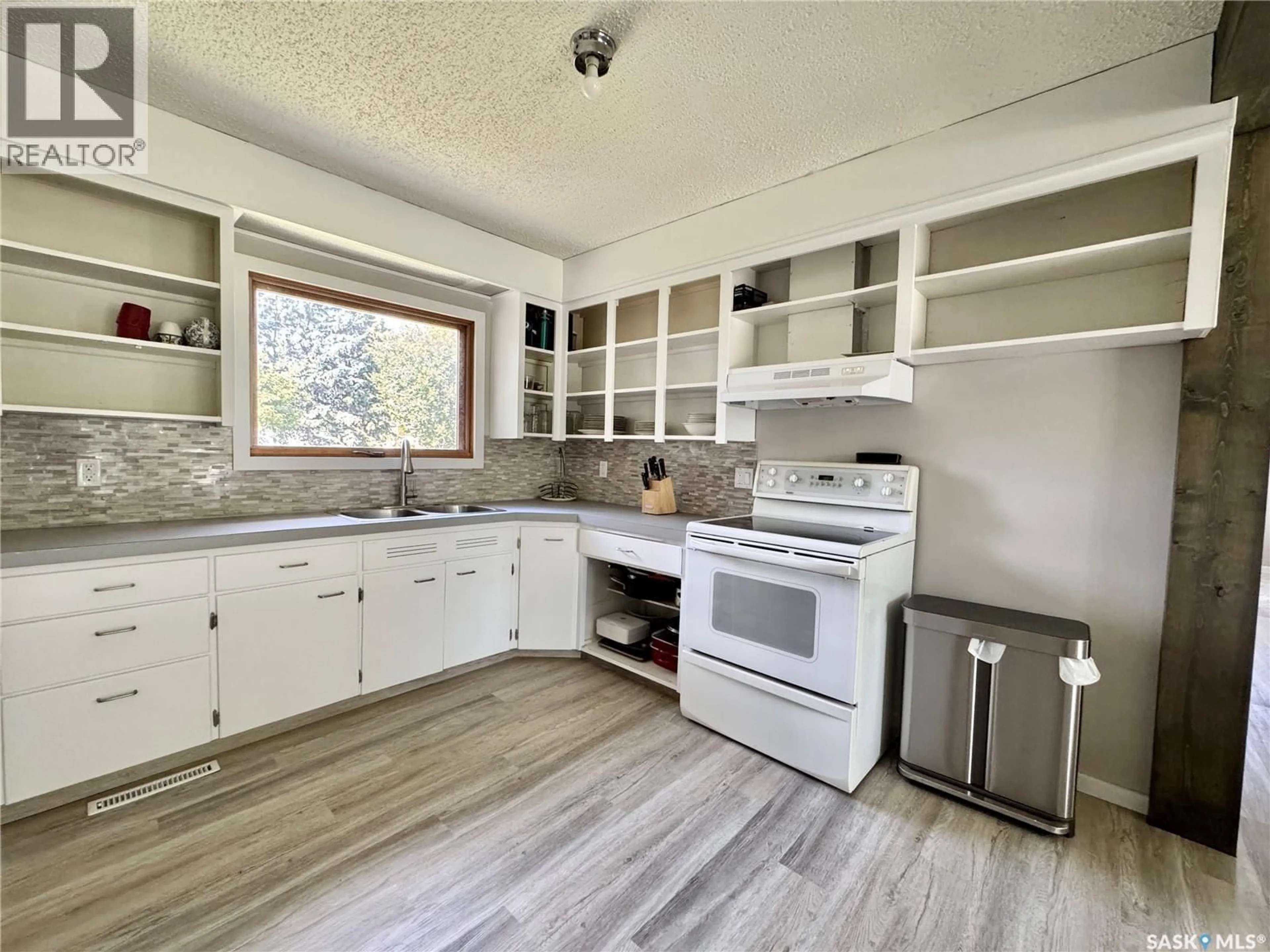 Standard kitchen, unknown for 130 1ST AVENUE, Churchbridge Saskatchewan S0A0M0