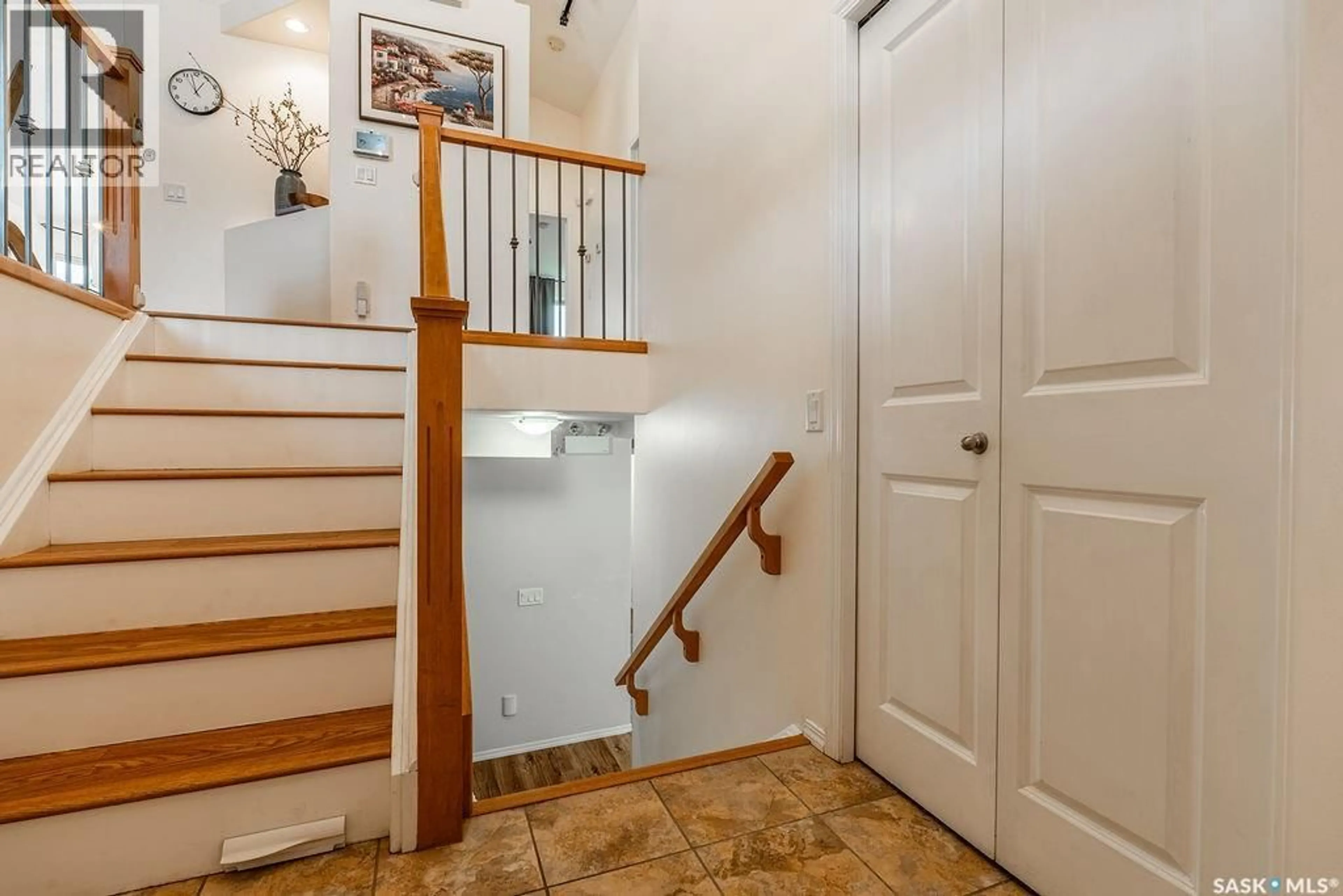 Indoor entryway for 115 BLACKSTOCK COVE, Saskatoon Saskatchewan S7T0H4